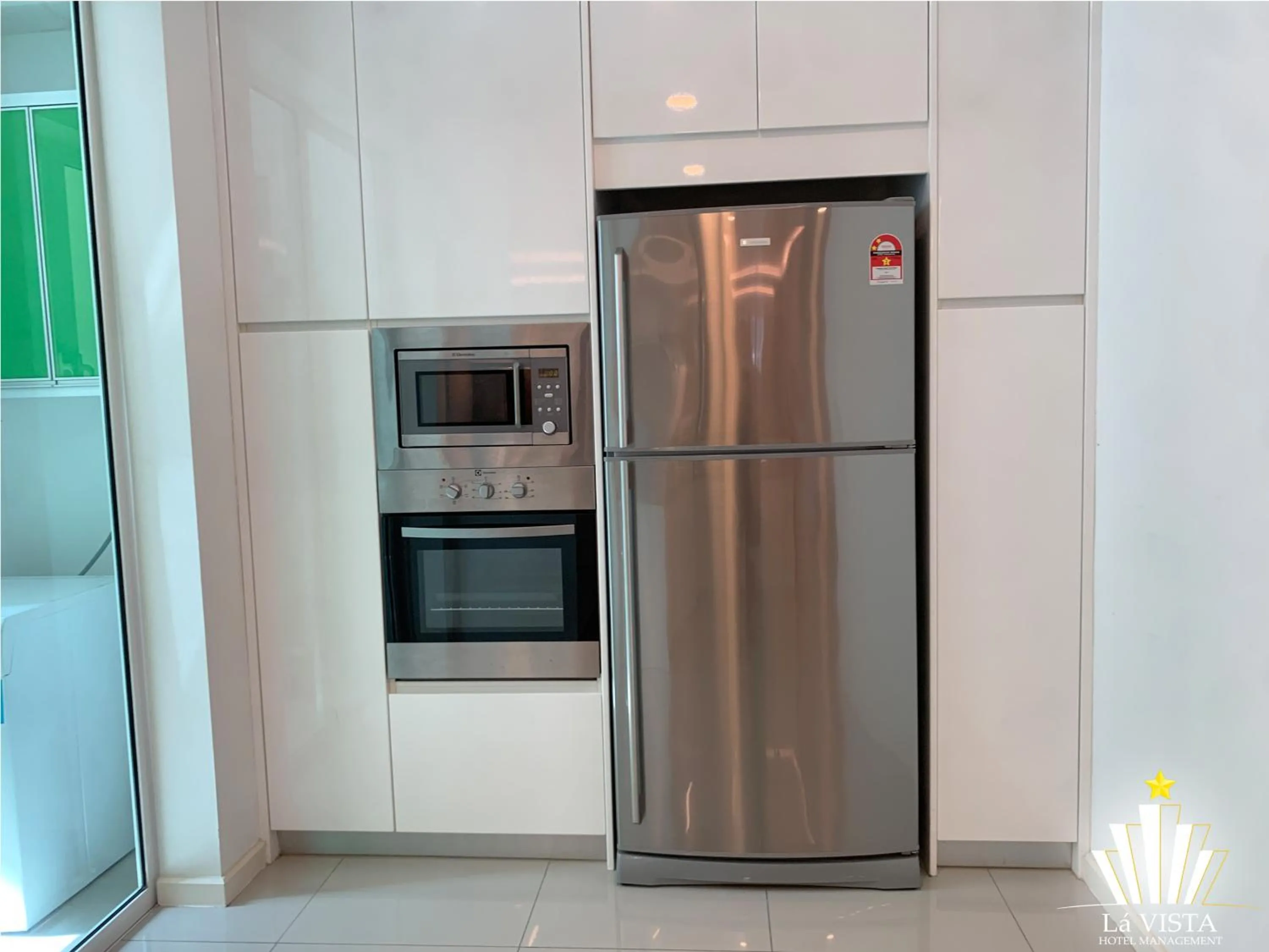Kitchen or kitchenette in The Shore Hotel & Residences By Lá VISTA