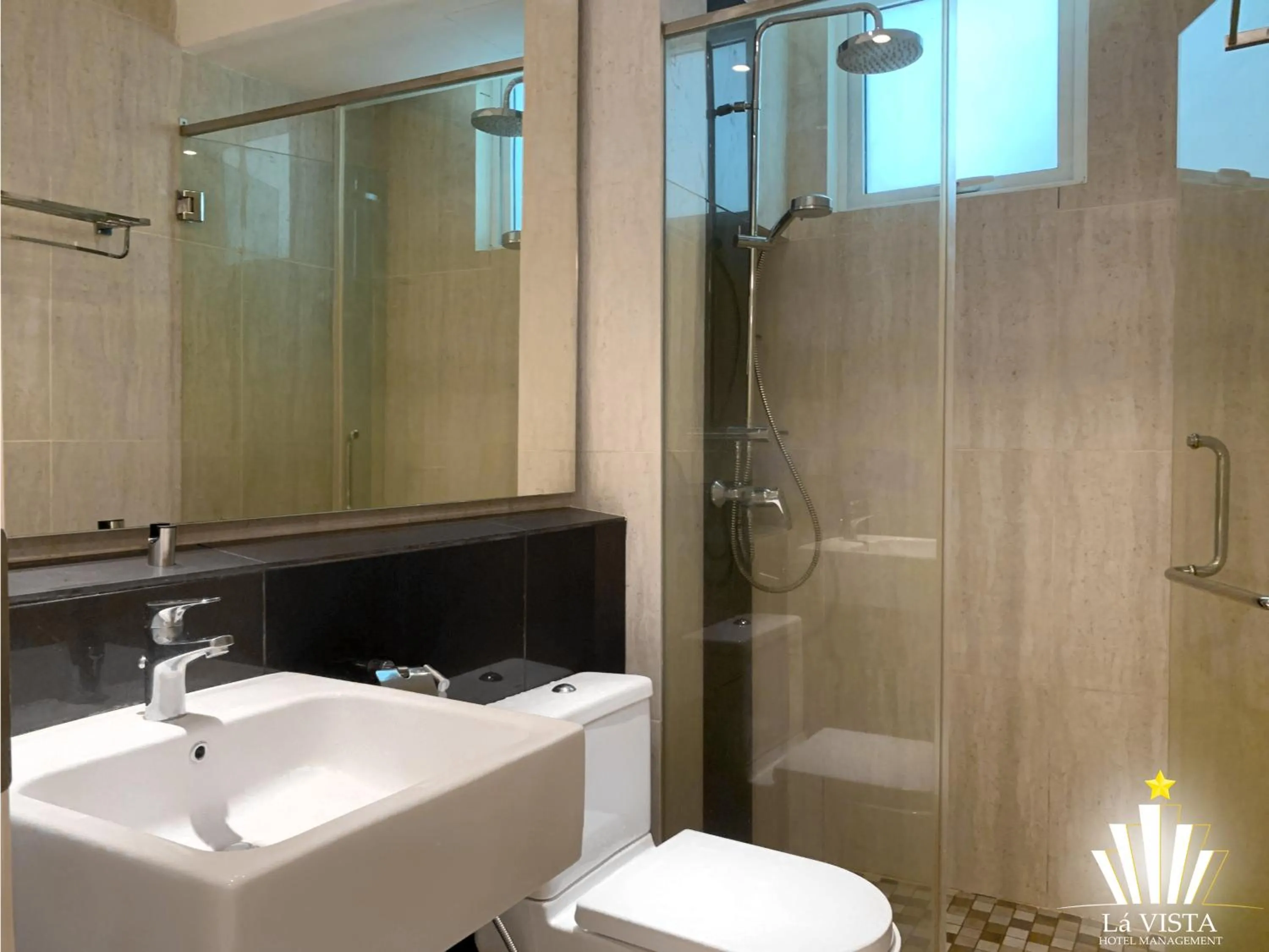 Toilet in The Shore Hotel & Residences By Lá VISTA