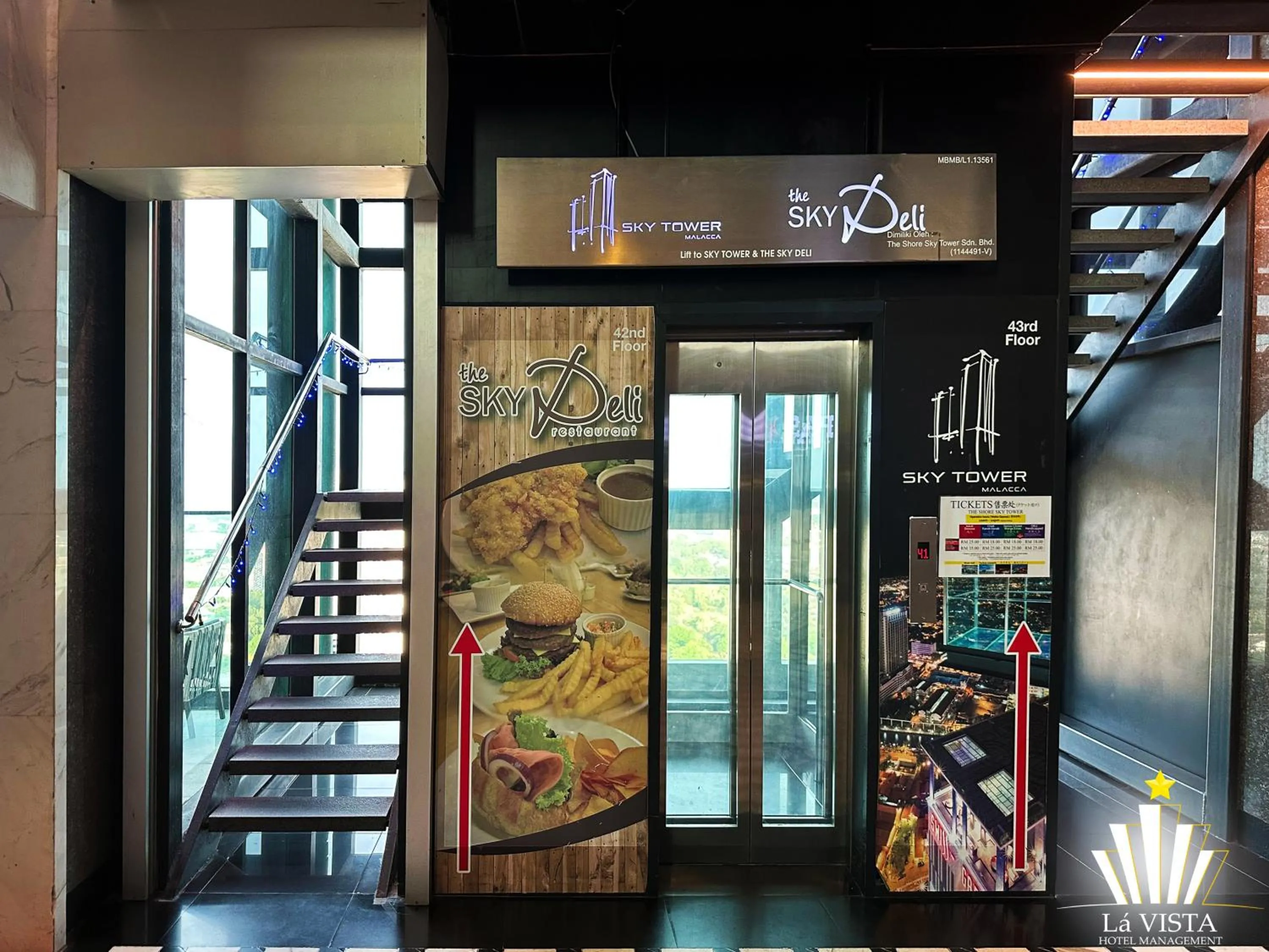 Restaurant/places to eat in The Shore Hotel & Residences By Lá VISTA