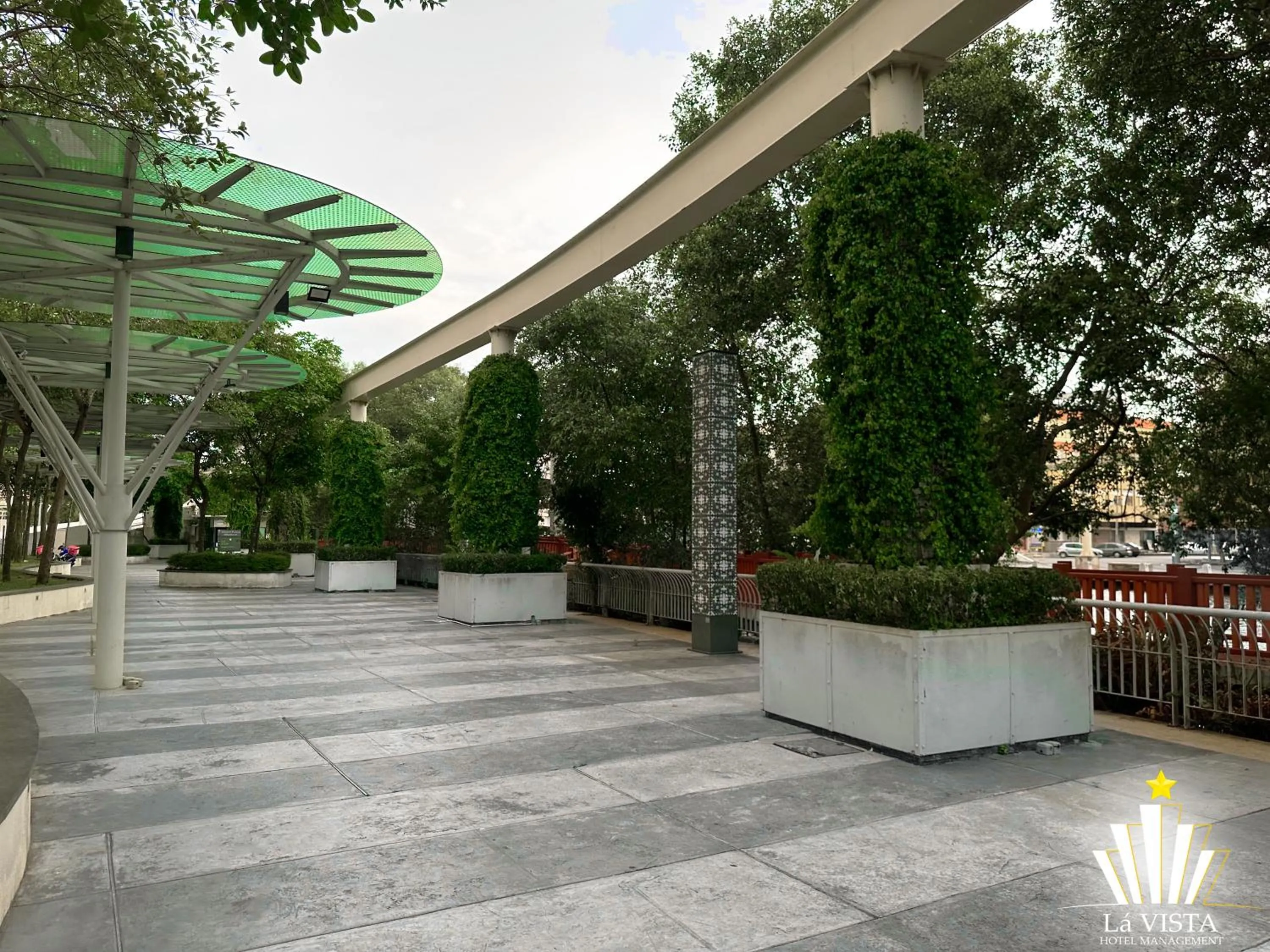 Garden in The Shore Hotel & Residences By Lá VISTA