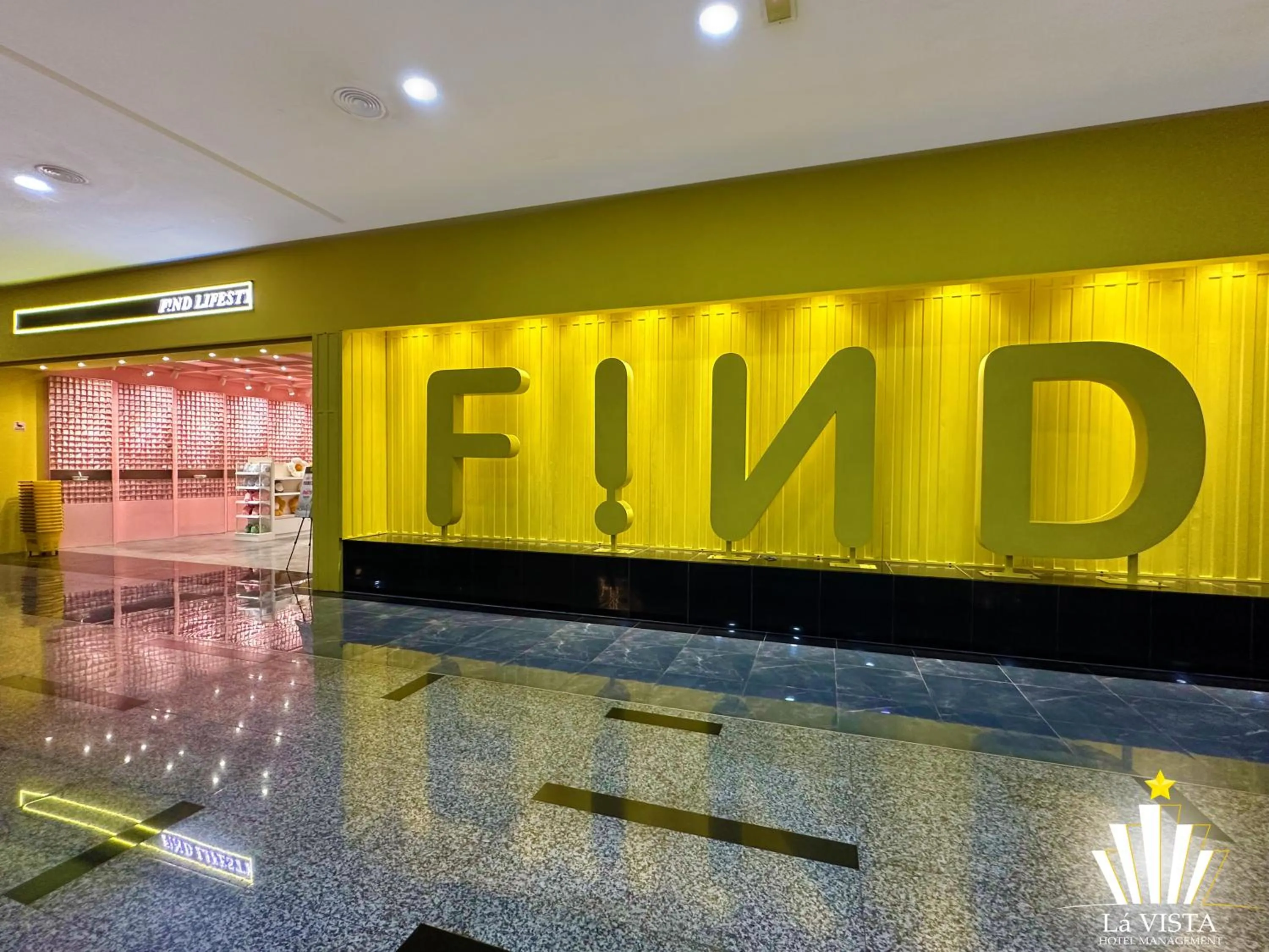 On-site shops in The Shore Hotel & Residences By Lá VISTA