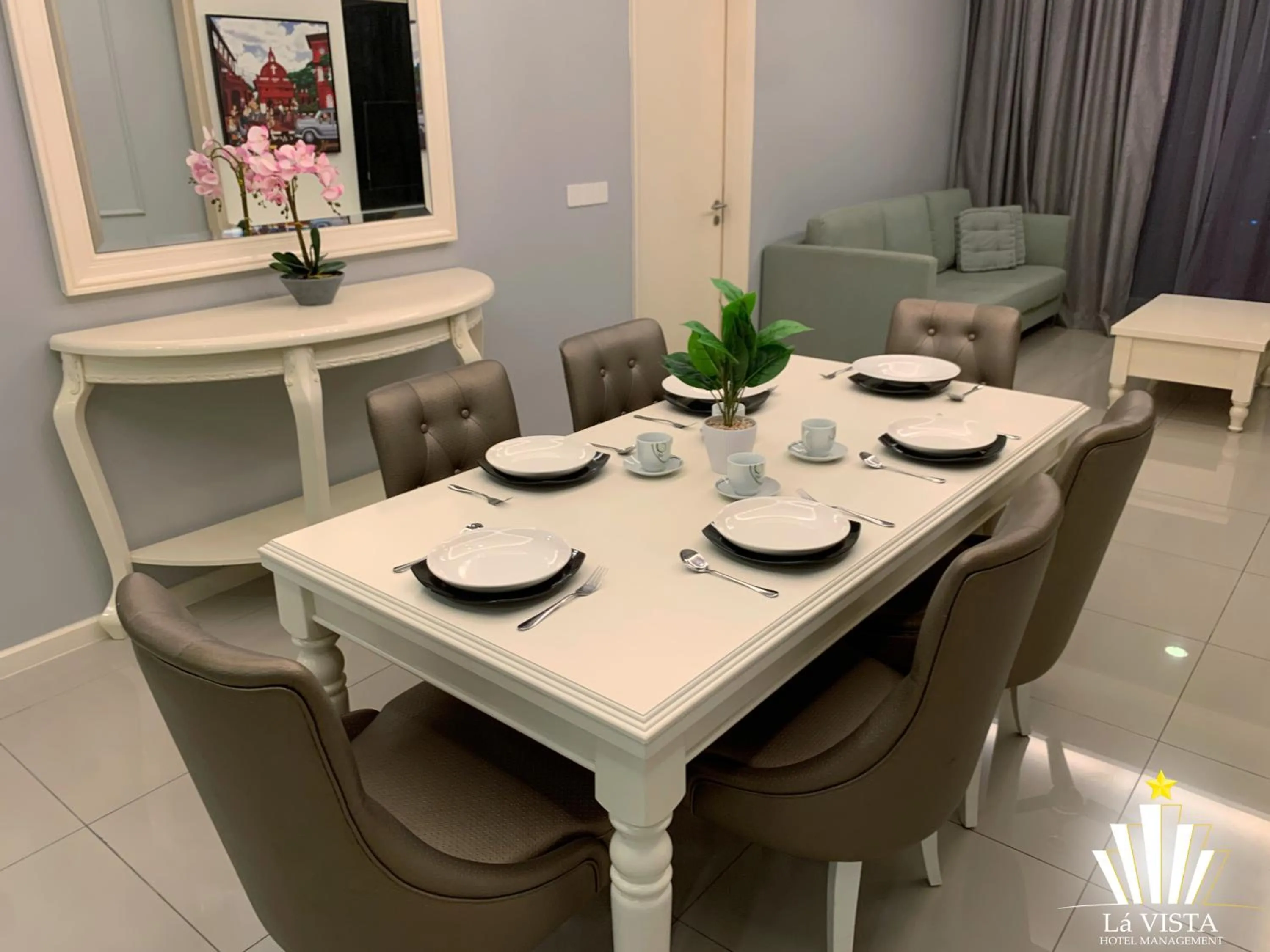 Dining area in The Shore Hotel & Residences By Lá VISTA