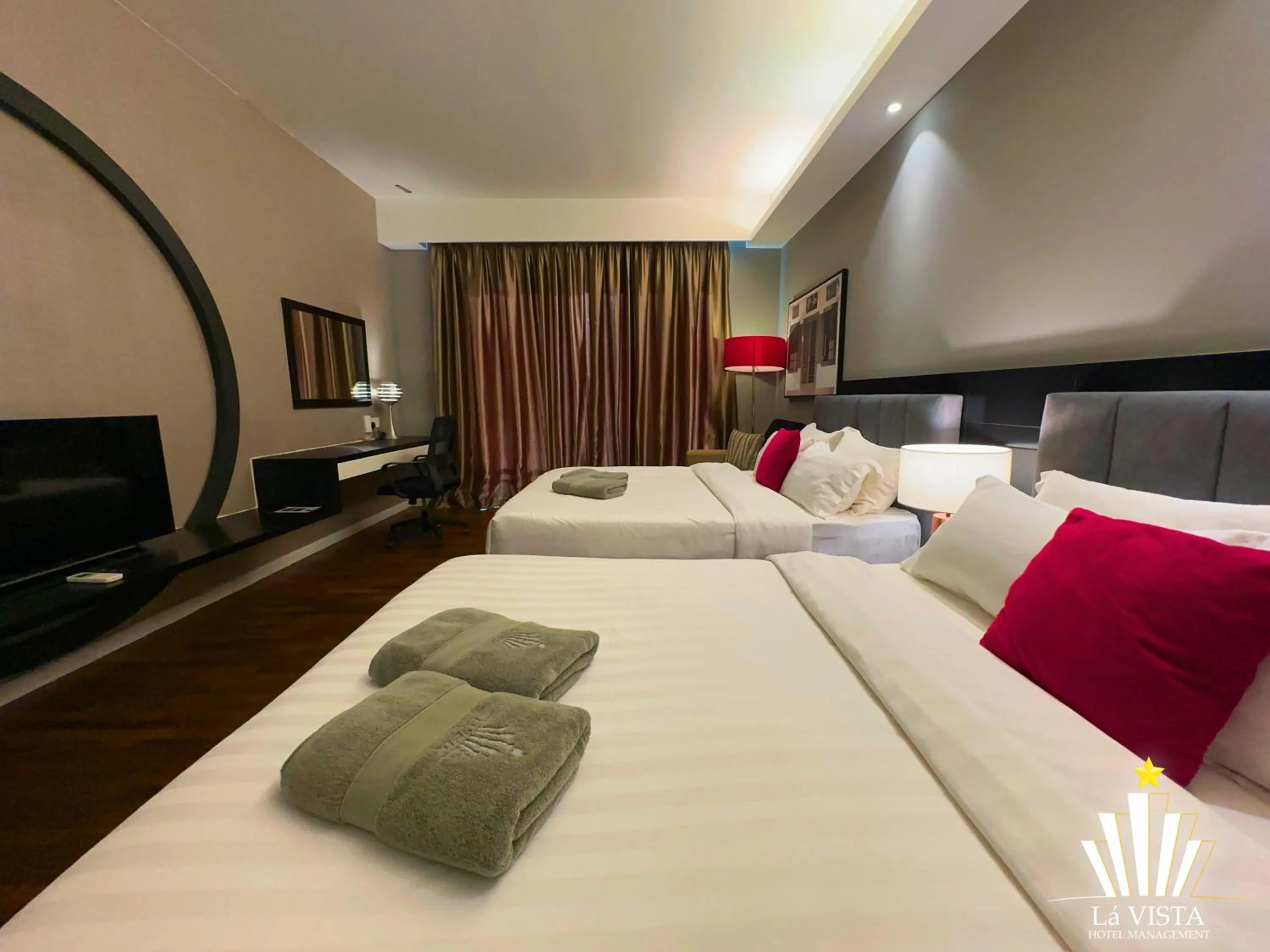 Bed in The Shore Hotel & Residences By Lá VISTA