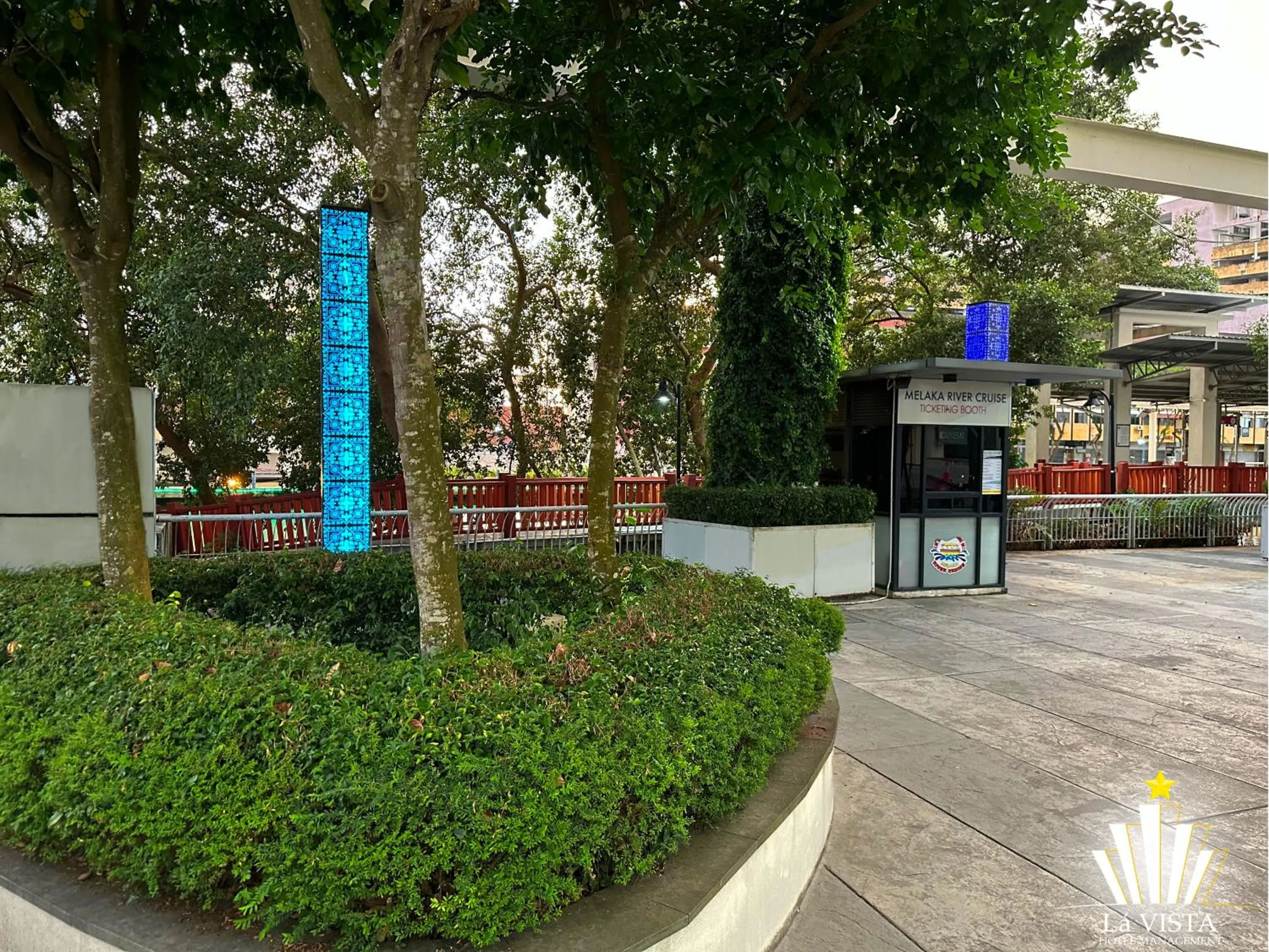 Garden in The Shore Hotel & Residences By Lá VISTA