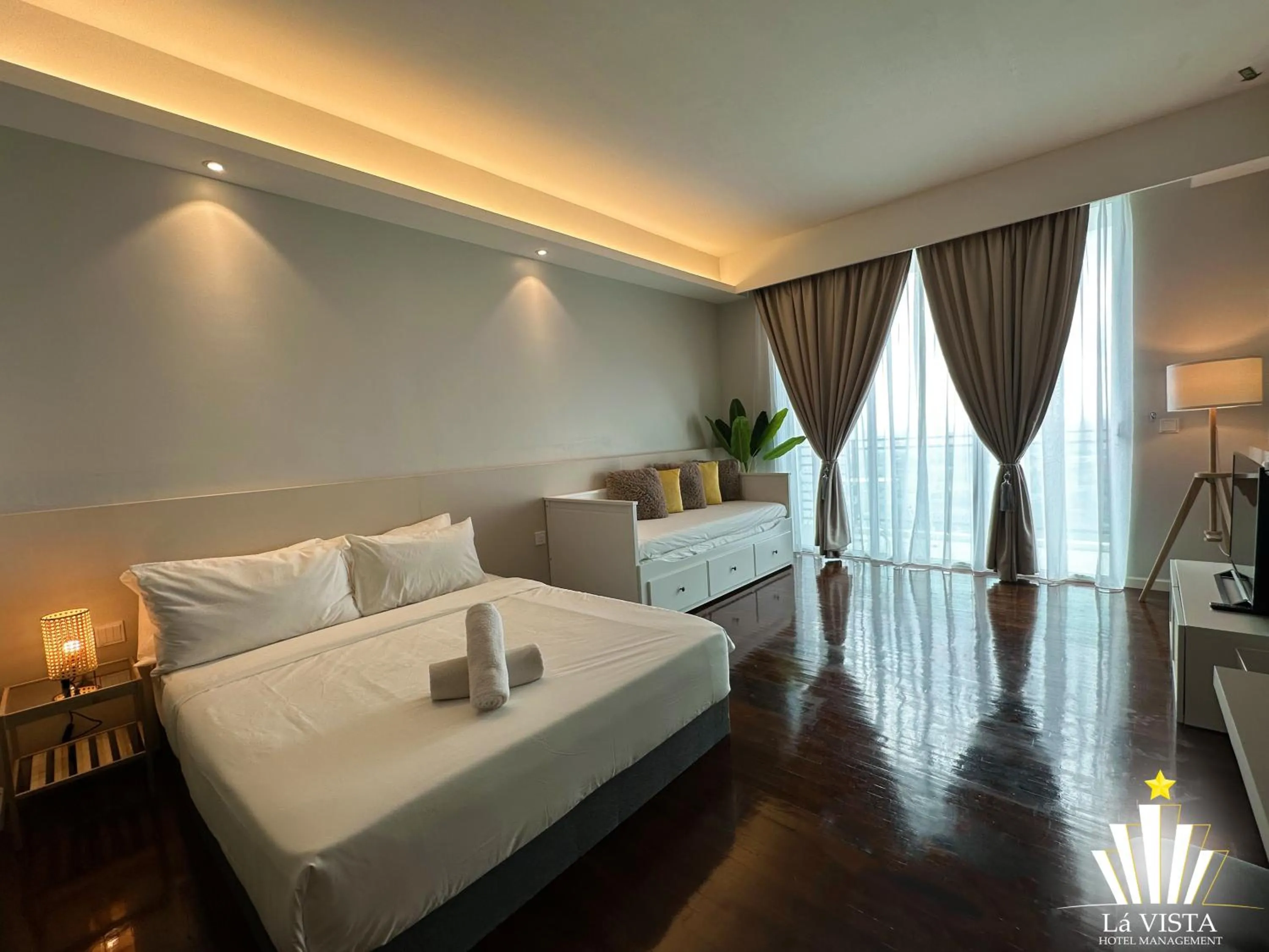 Bedroom, Bed in The Shore Hotel & Residences By Lá VISTA