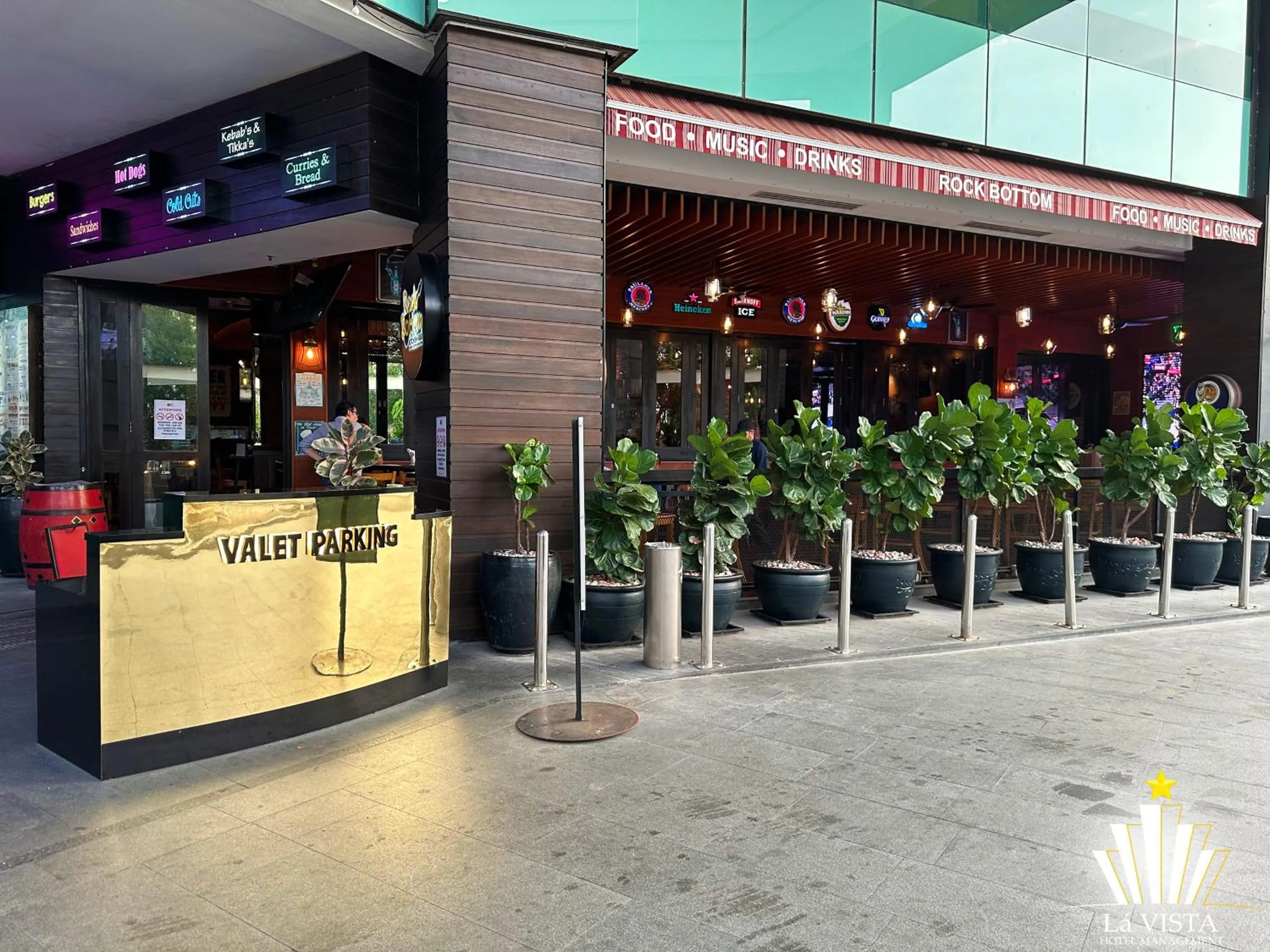 Property building in The Shore Hotel & Residences By Lá VISTA