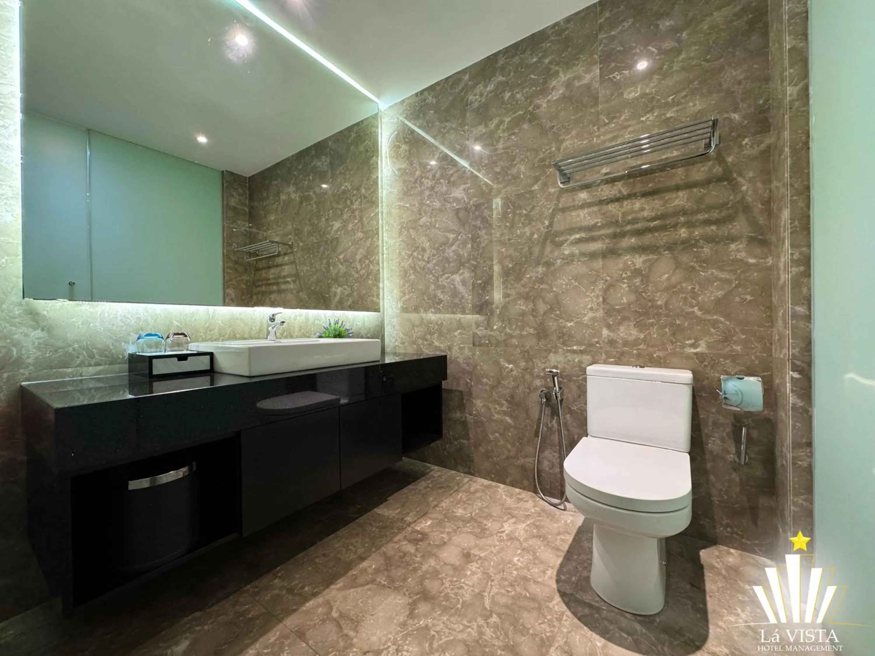 Toilet in The Shore Hotel & Residences By Lá VISTA
