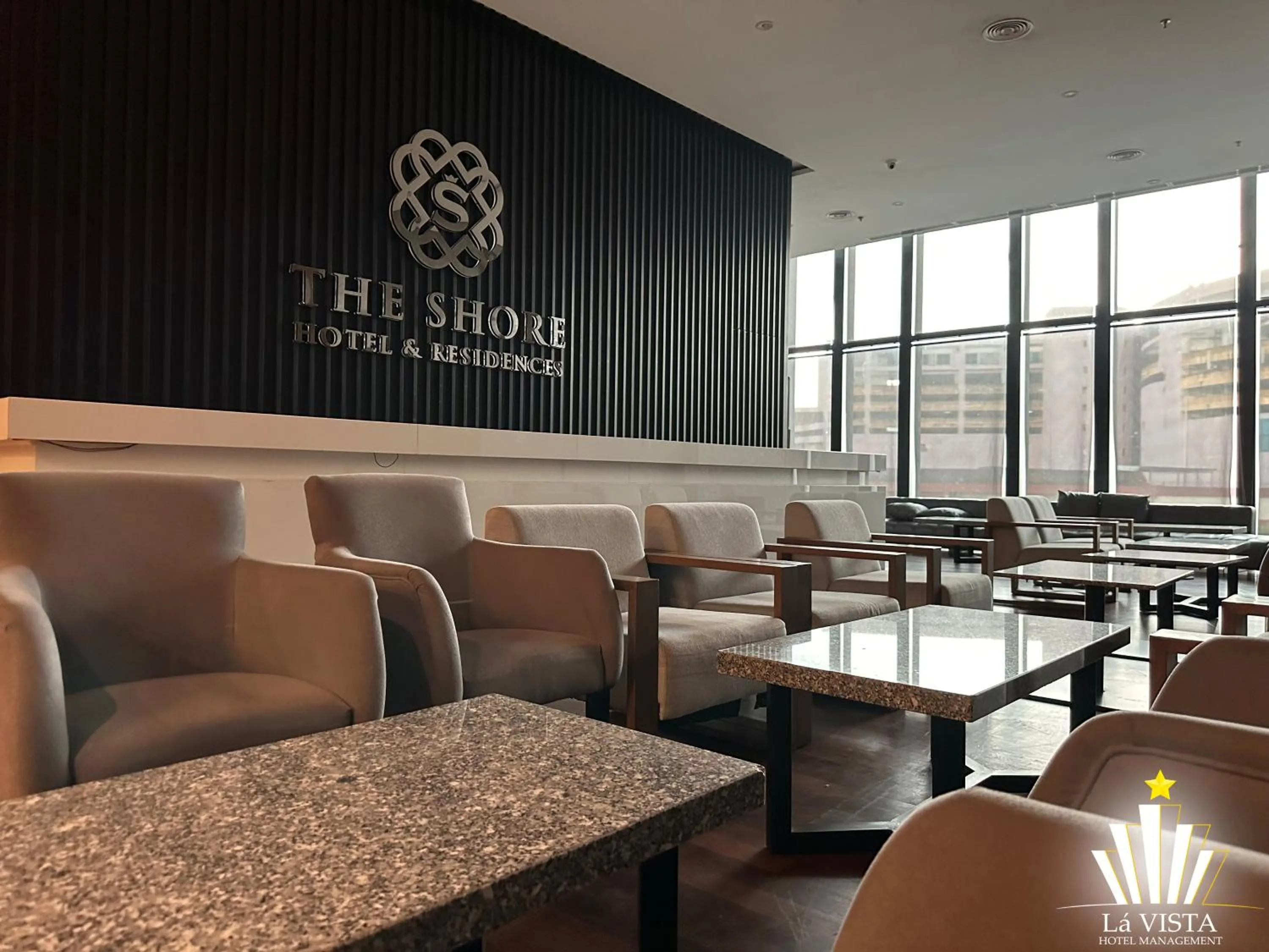 Seating area in The Shore Hotel & Residences By Lá VISTA