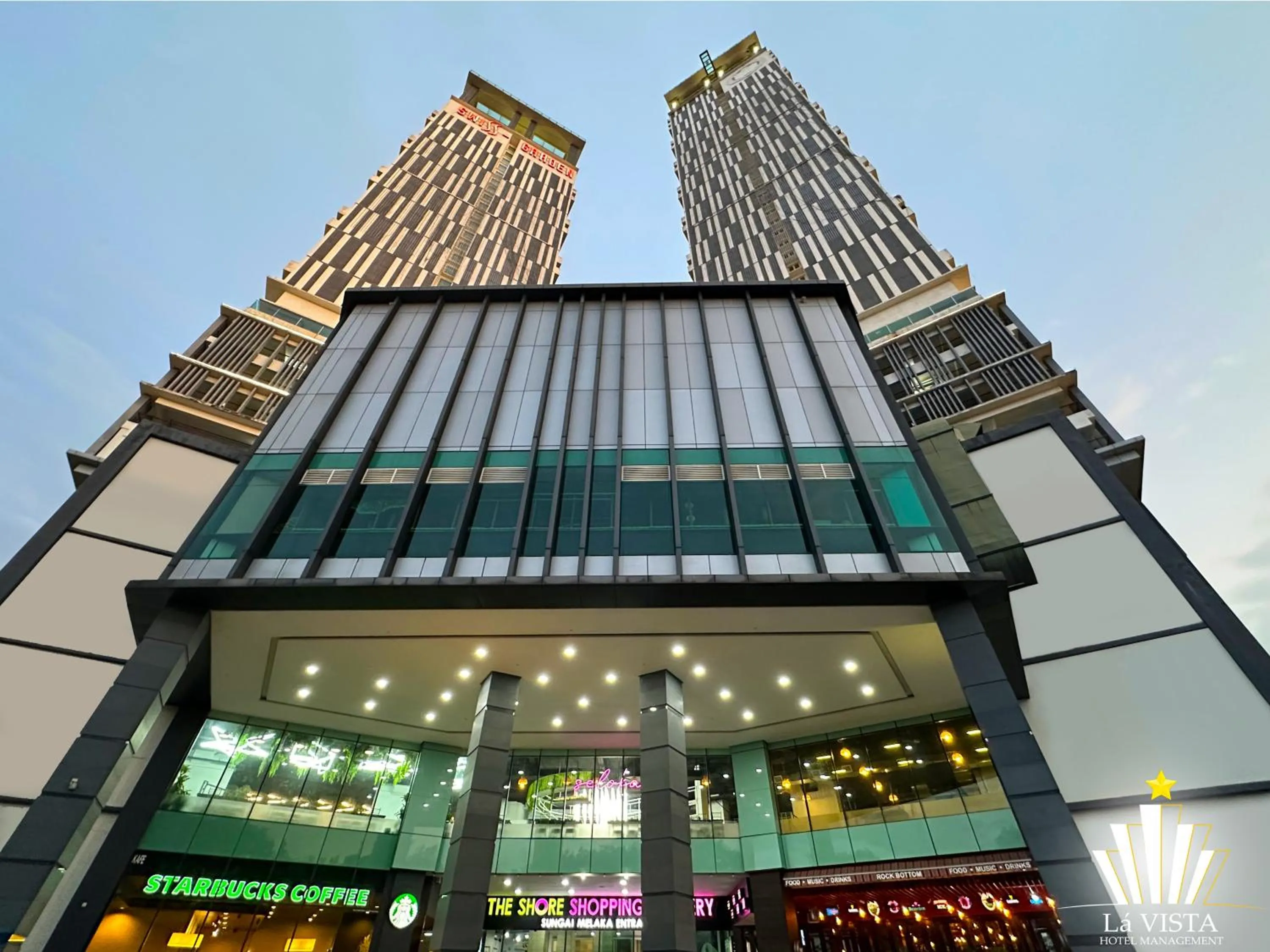 Property building in The Shore Hotel & Residences By Lá VISTA
