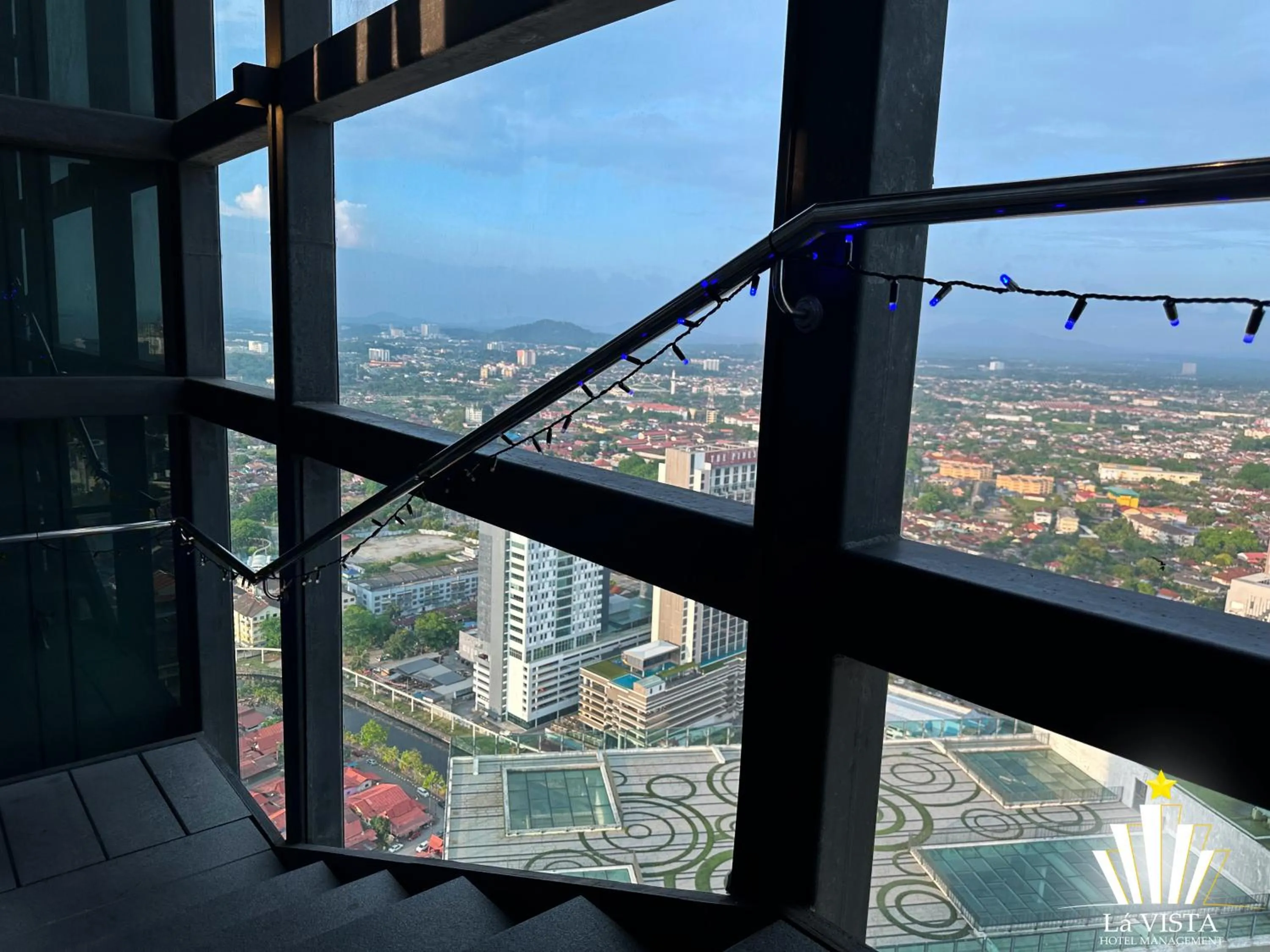 Day in The Shore Hotel & Residences By Lá VISTA