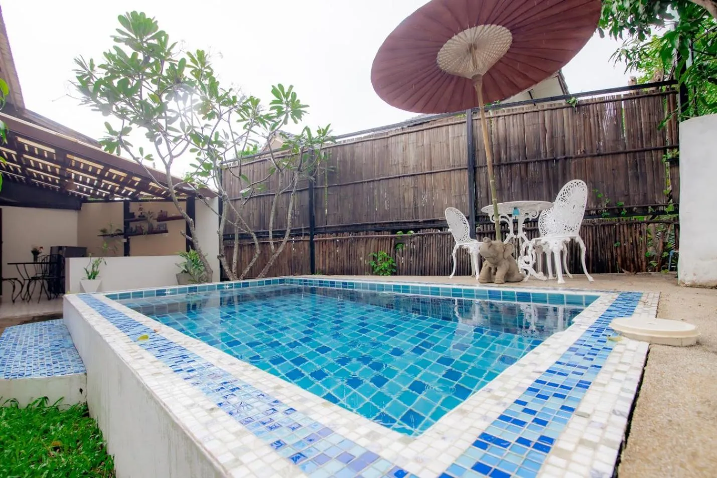 Swimming pool in Teewana Resort Chiang Mai