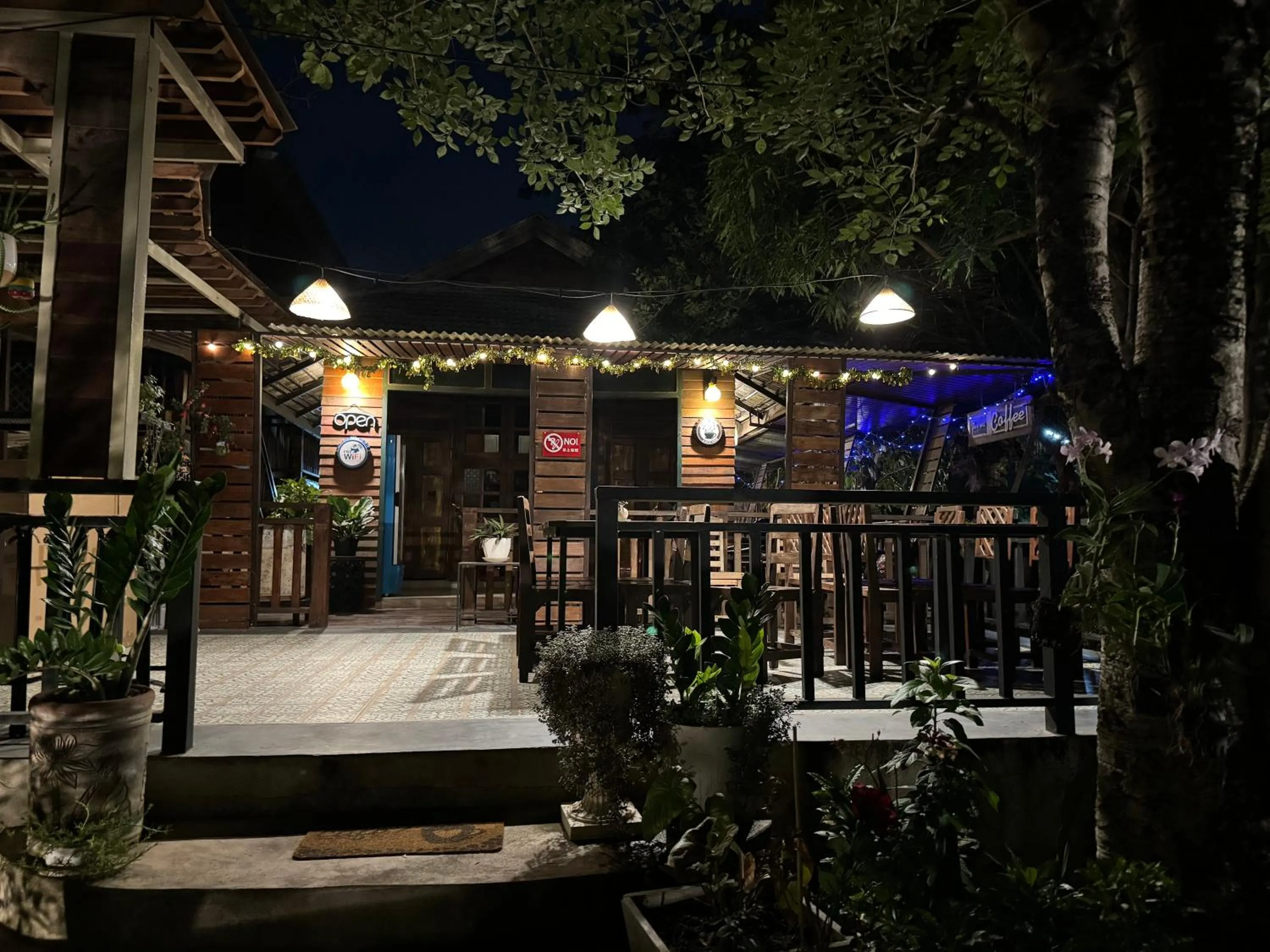 Patio in Chiang Mai Las Orquideas Resort