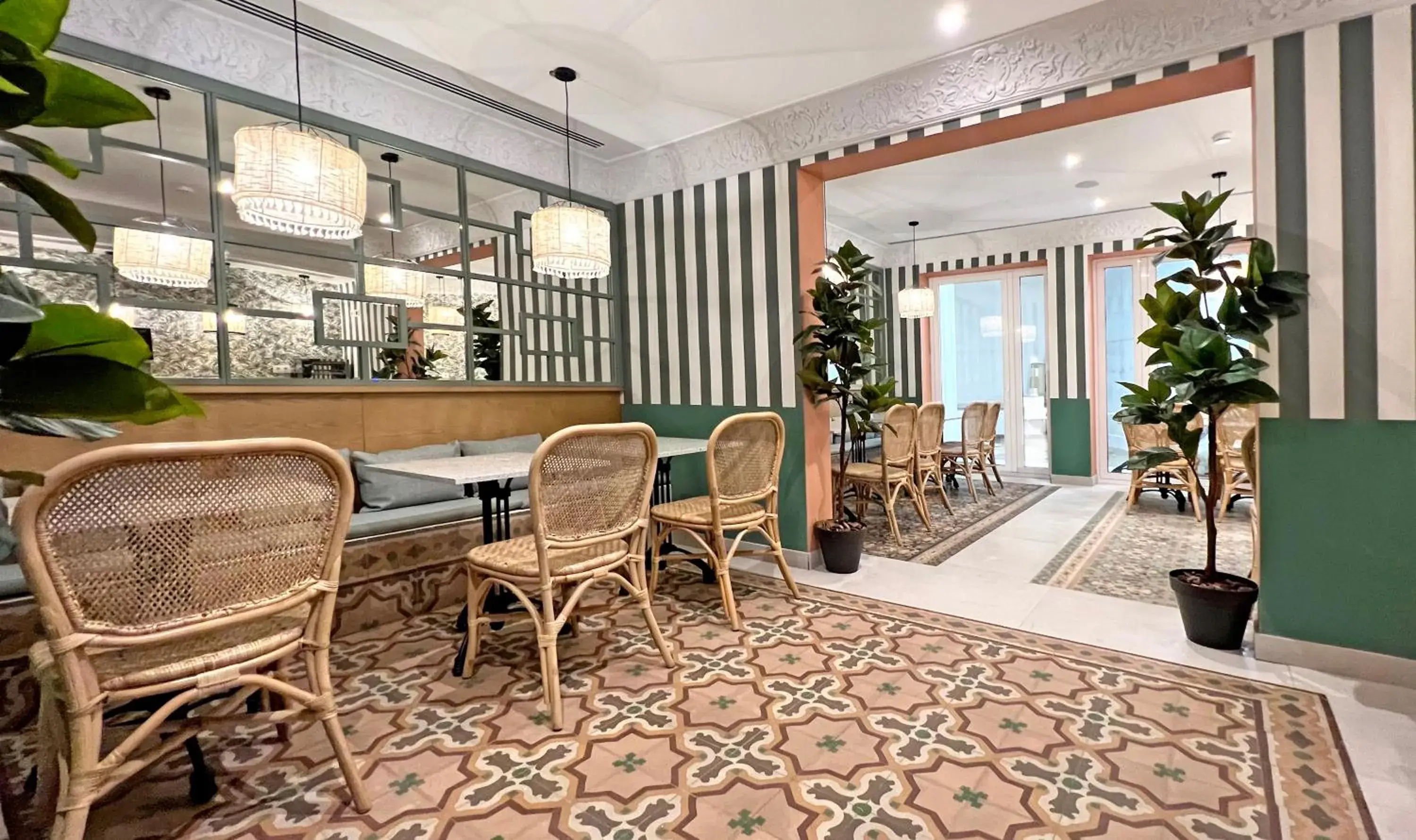 Lounge or bar in Soho Boutique Turia Lounge or bar in Soho Boutique Turia