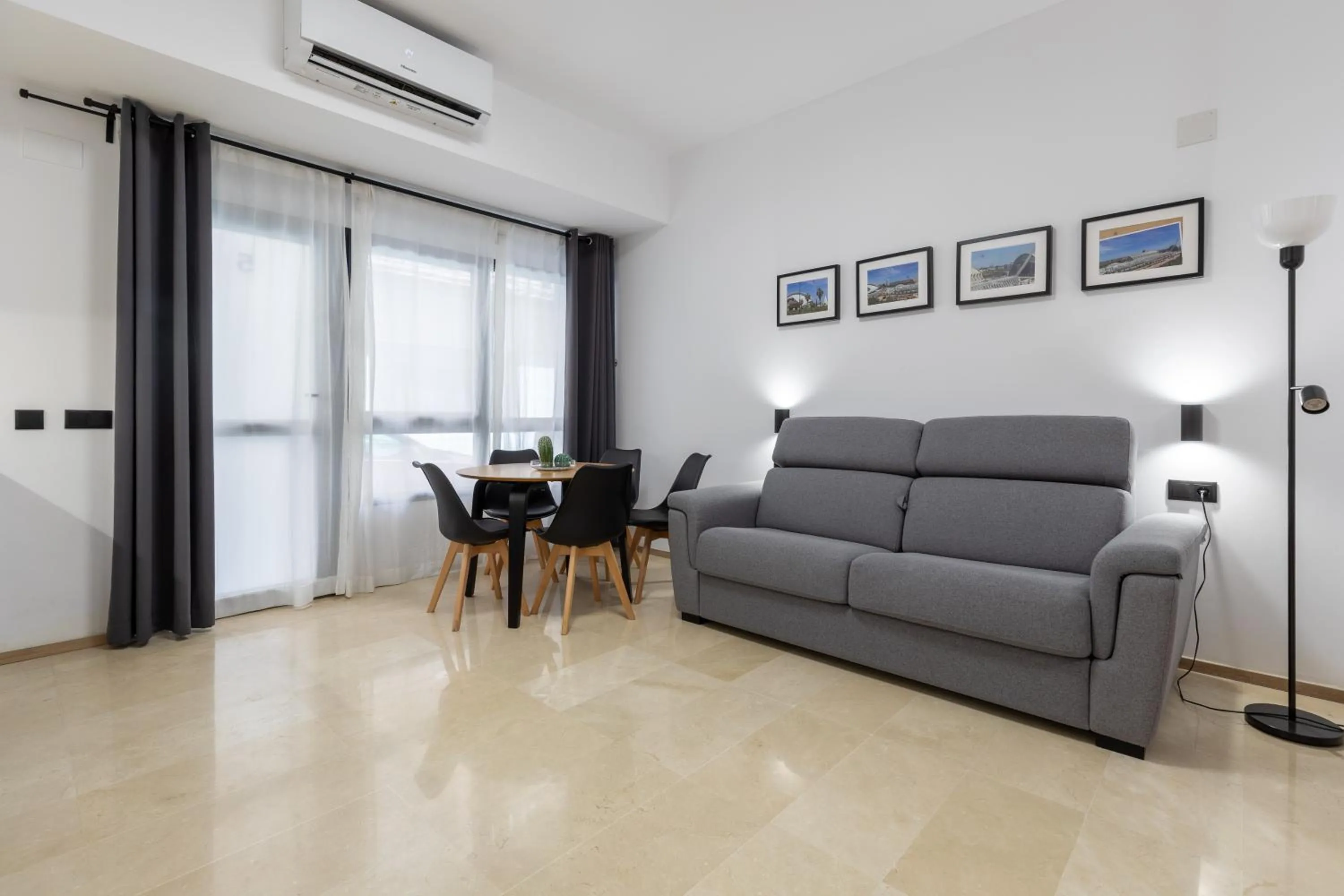 Seating area in Travel Habitat La Marina Real