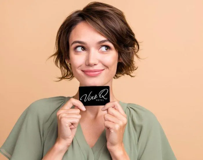 Logo/Certificate/Sign in Self-Check-in Hotel VinoQ Zistersdorf