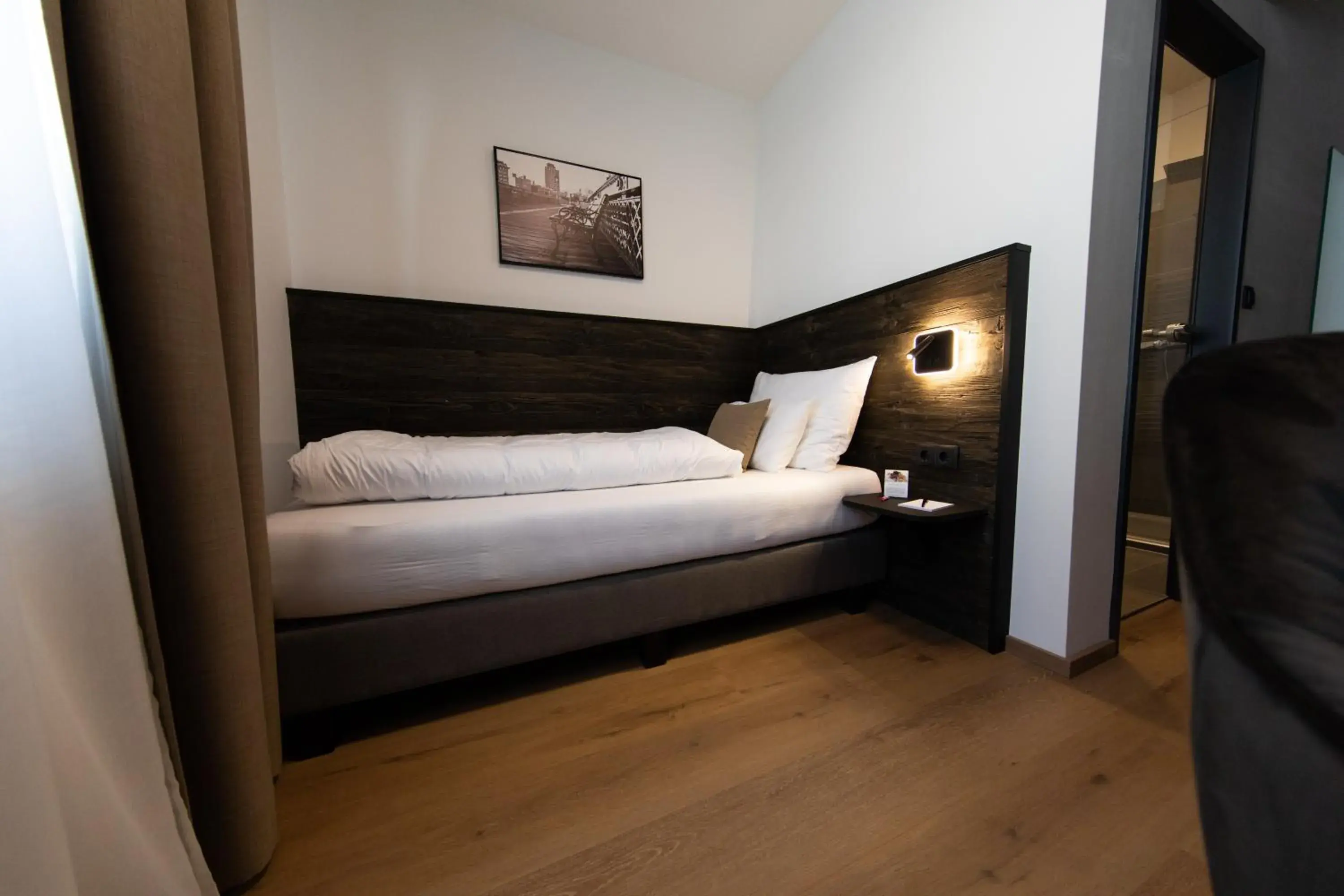 Superior Single Room - single occupancy in Self-Check-in Hotel VinoQ Zistersdorf Superior Single Room - single occupancy in Self-Check-in Hotel VinoQ Zistersdorf