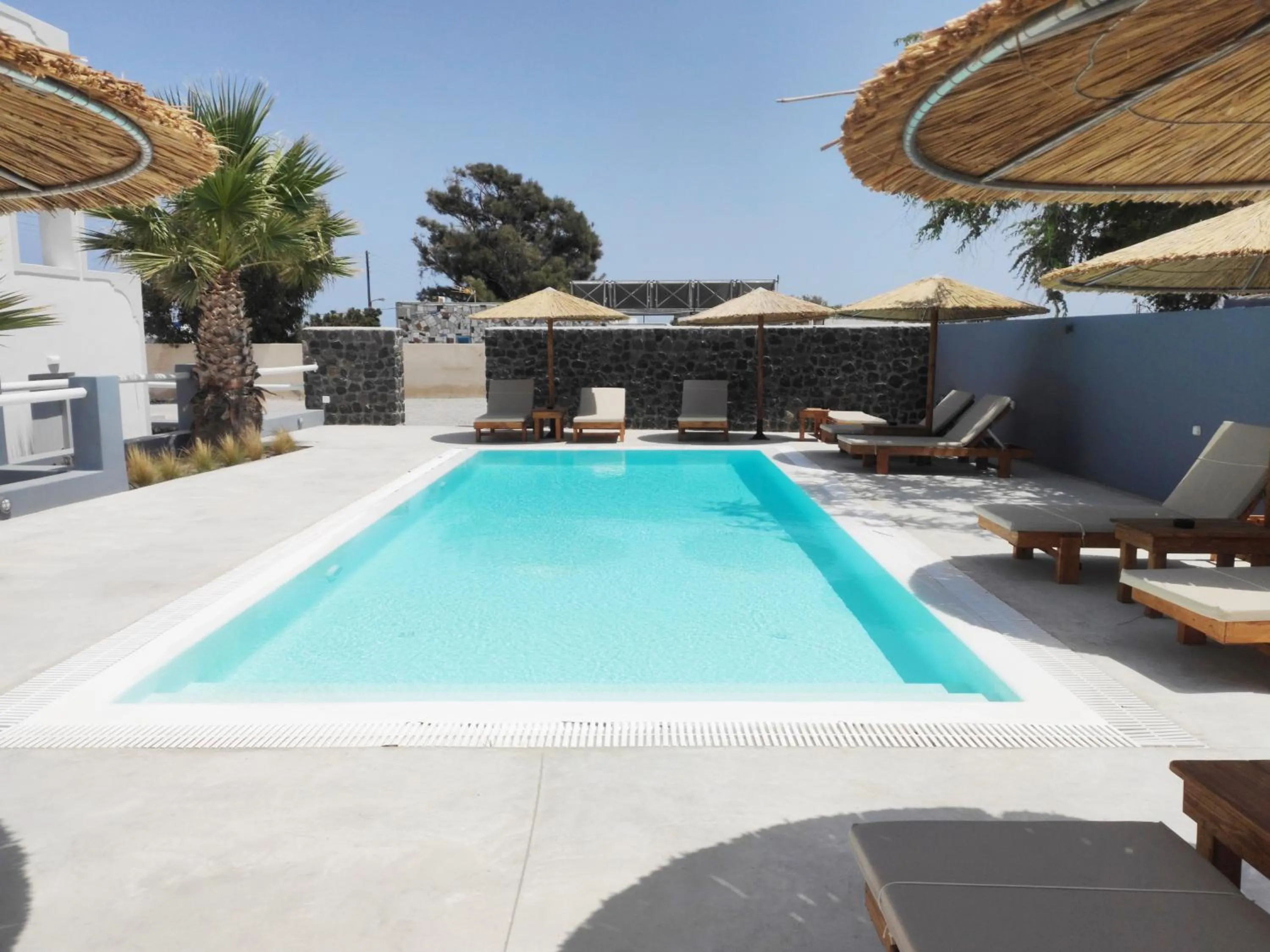 White Lily Suites & Lofts - Adults Only 16 Plus