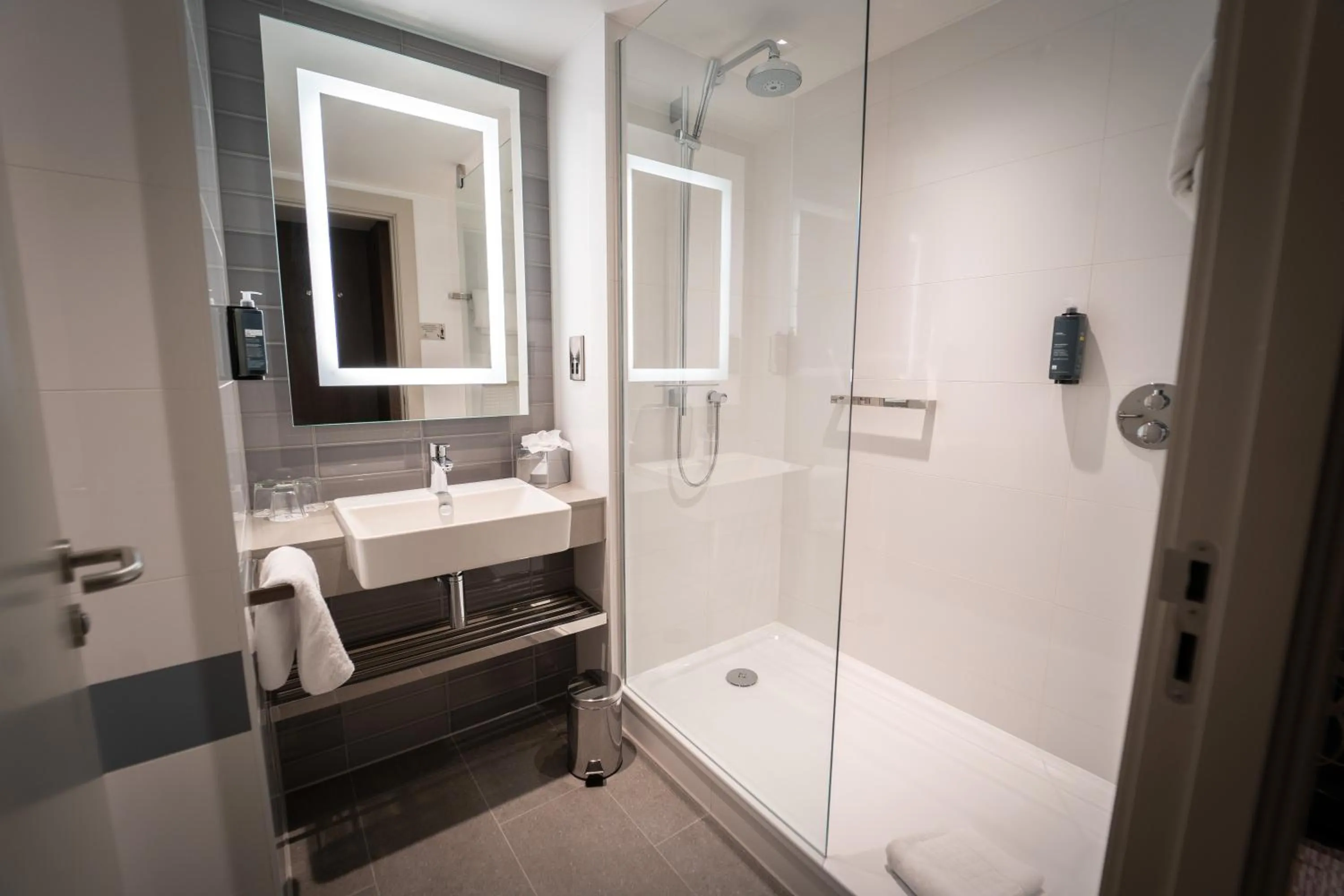 Shower in Clayton Hotel Glasgow City