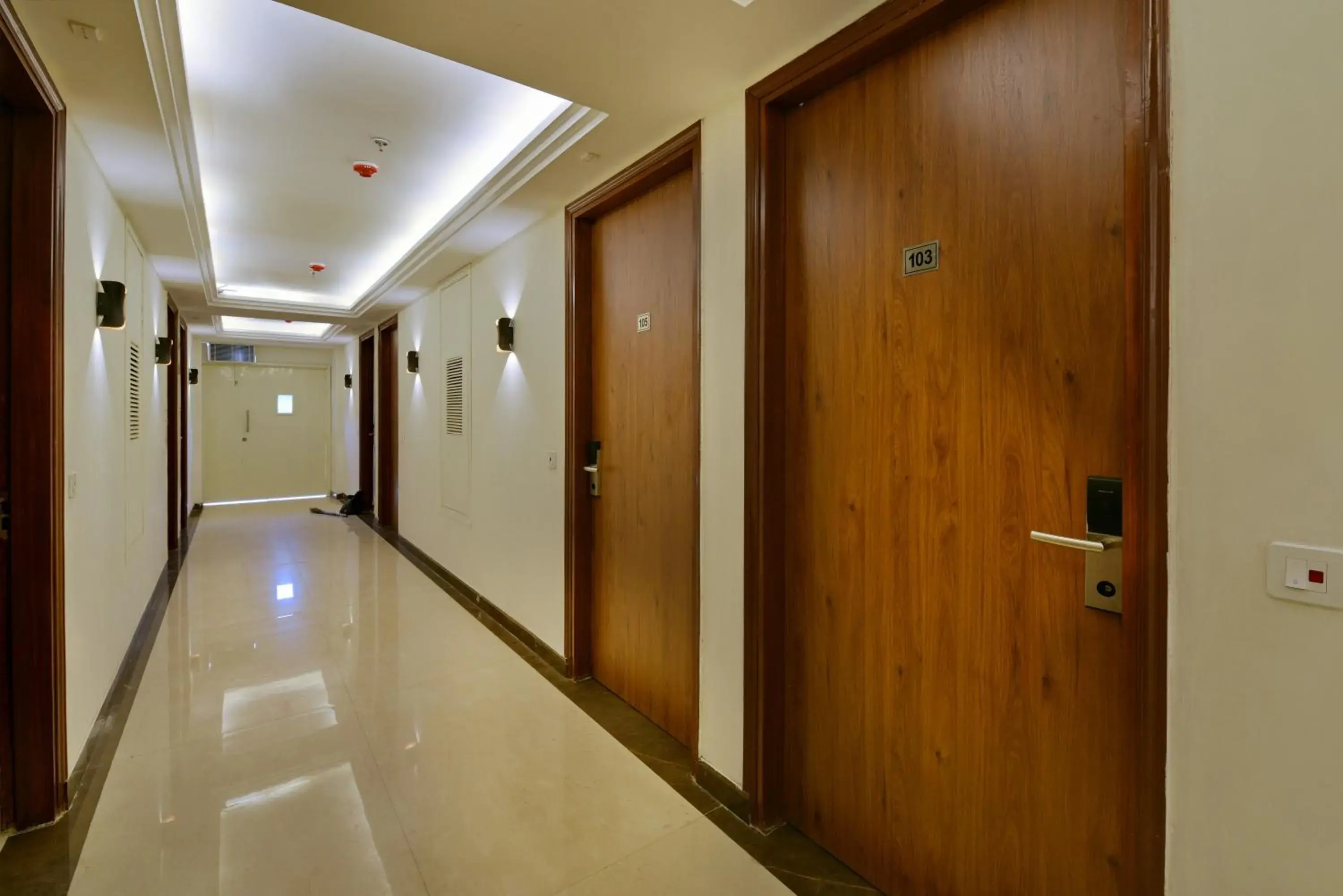 Lobby or reception in Hotel Leo Saffron - Pitampura Lobby or reception in Hotel Leo Saffron - Pitampura