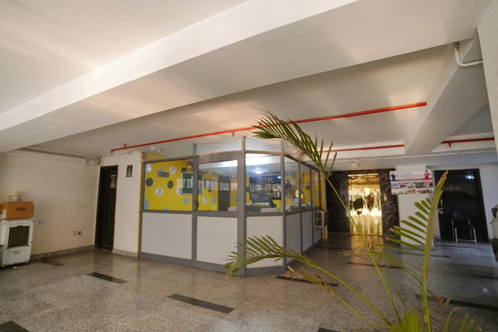 Lobby or reception in Hotel Leo Saffron - Pitampura