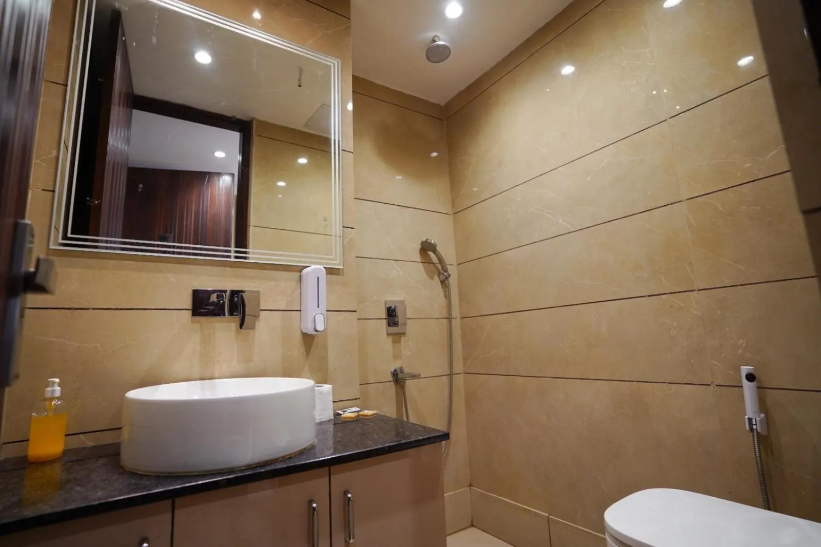 Shower in Hotel Leo Saffron - Pitampura