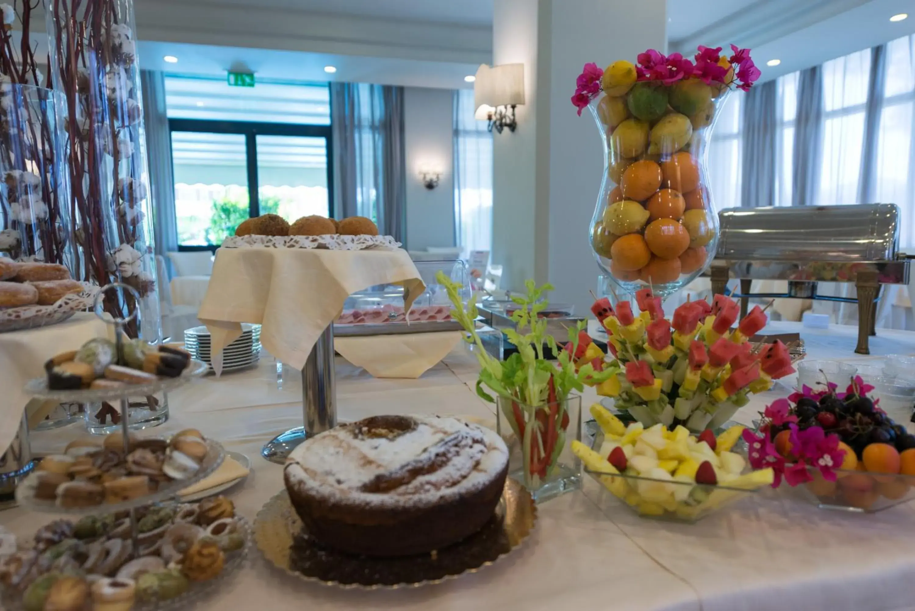 Buffet breakfast in Hotel Nettuno