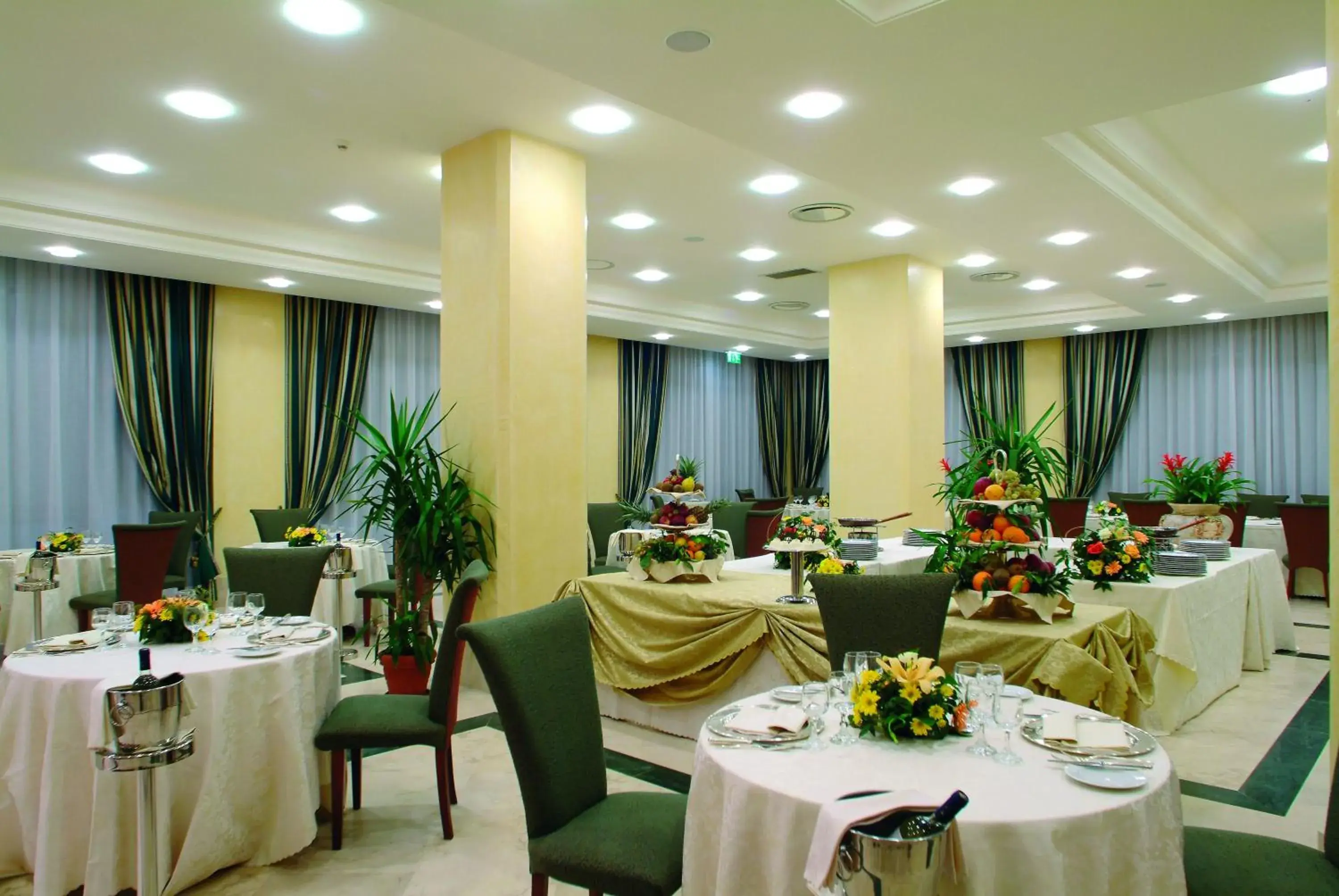 Restaurant/Places to Eat in Hotel Nettuno
