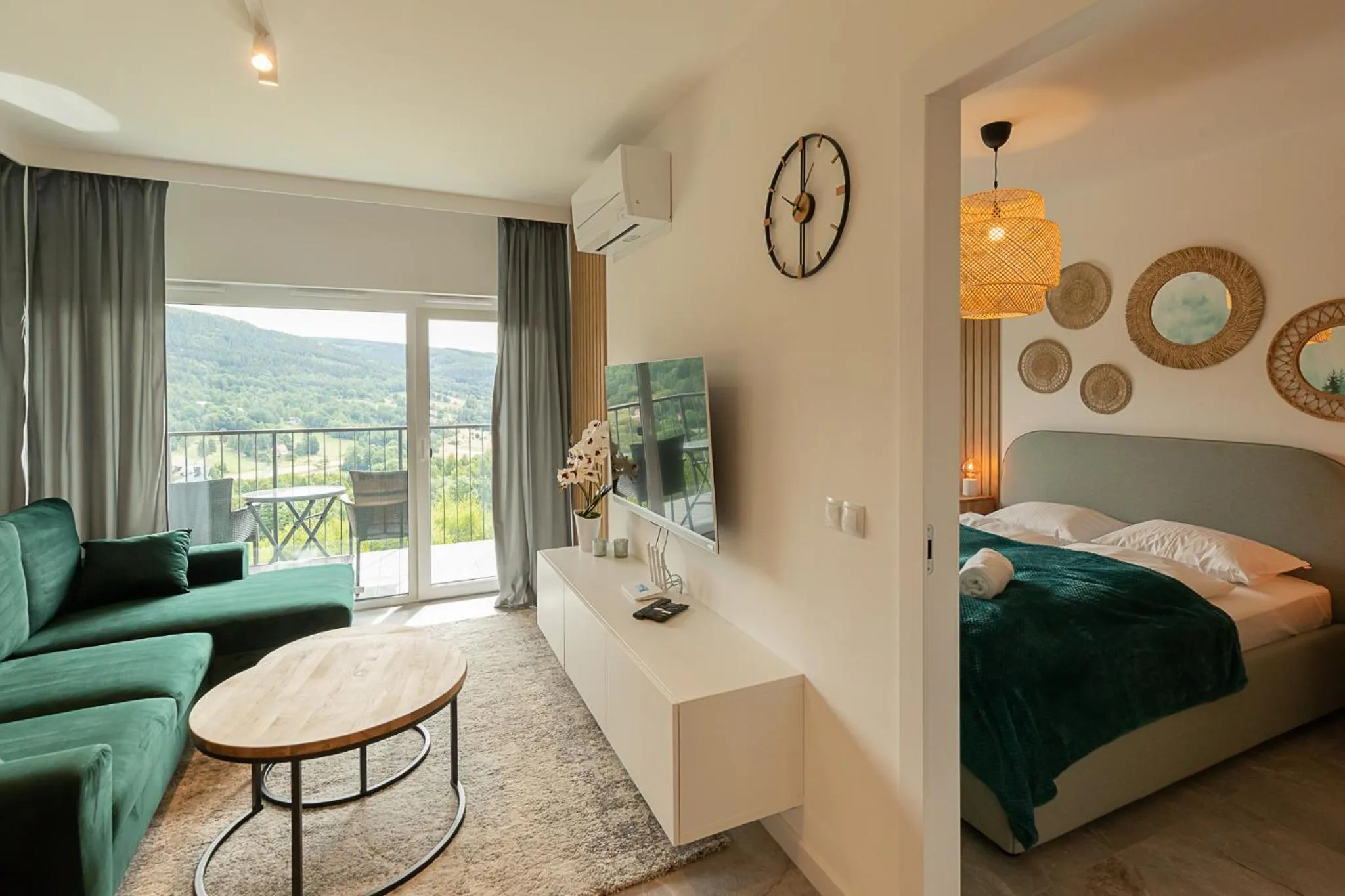 TV and multimedia, Bed in RentPlanet - Apartamenty IzerSKI Resort