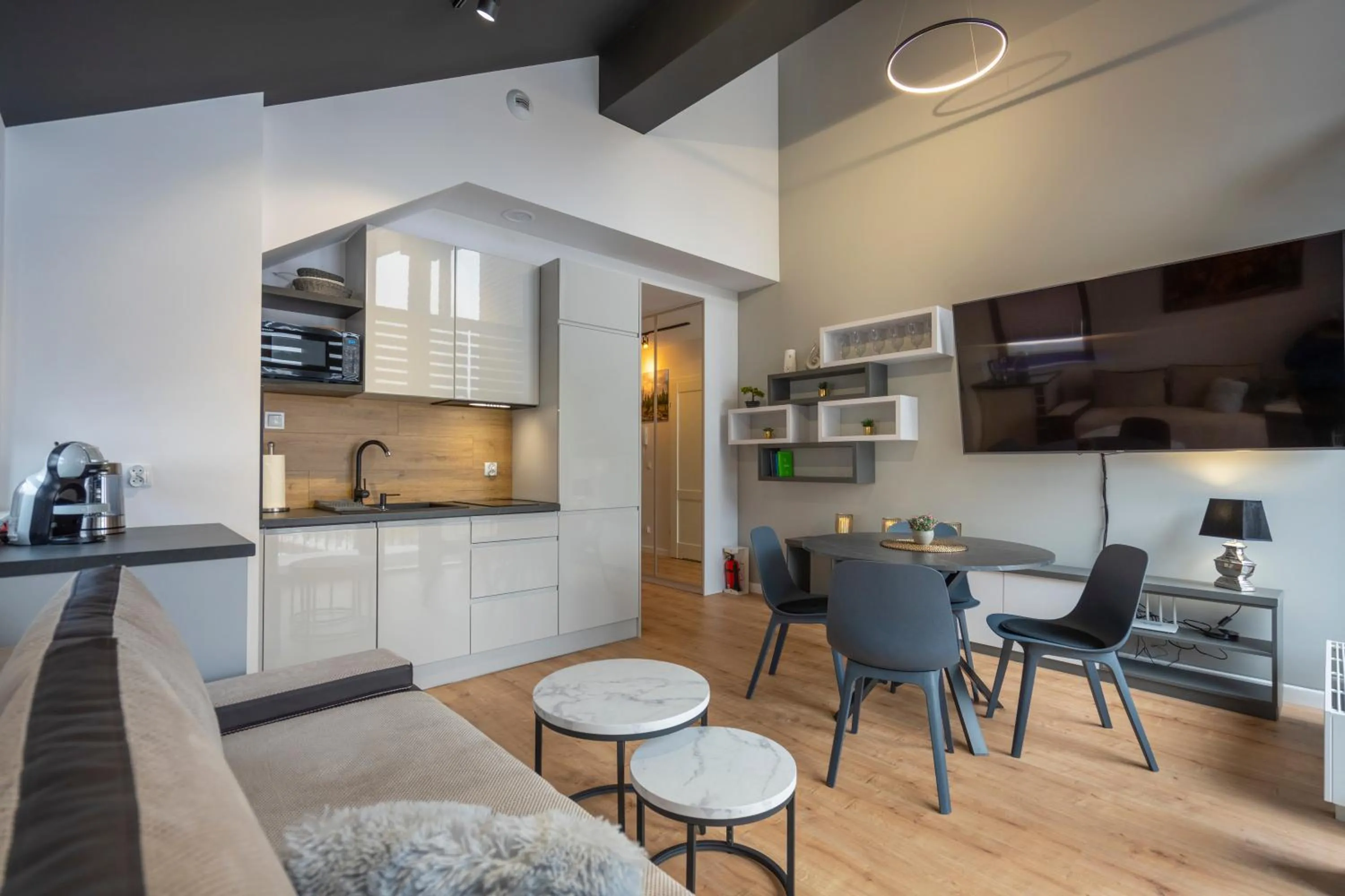 Kitchen or kitchenette in RentPlanet - Apartamenty IzerSKI Resort