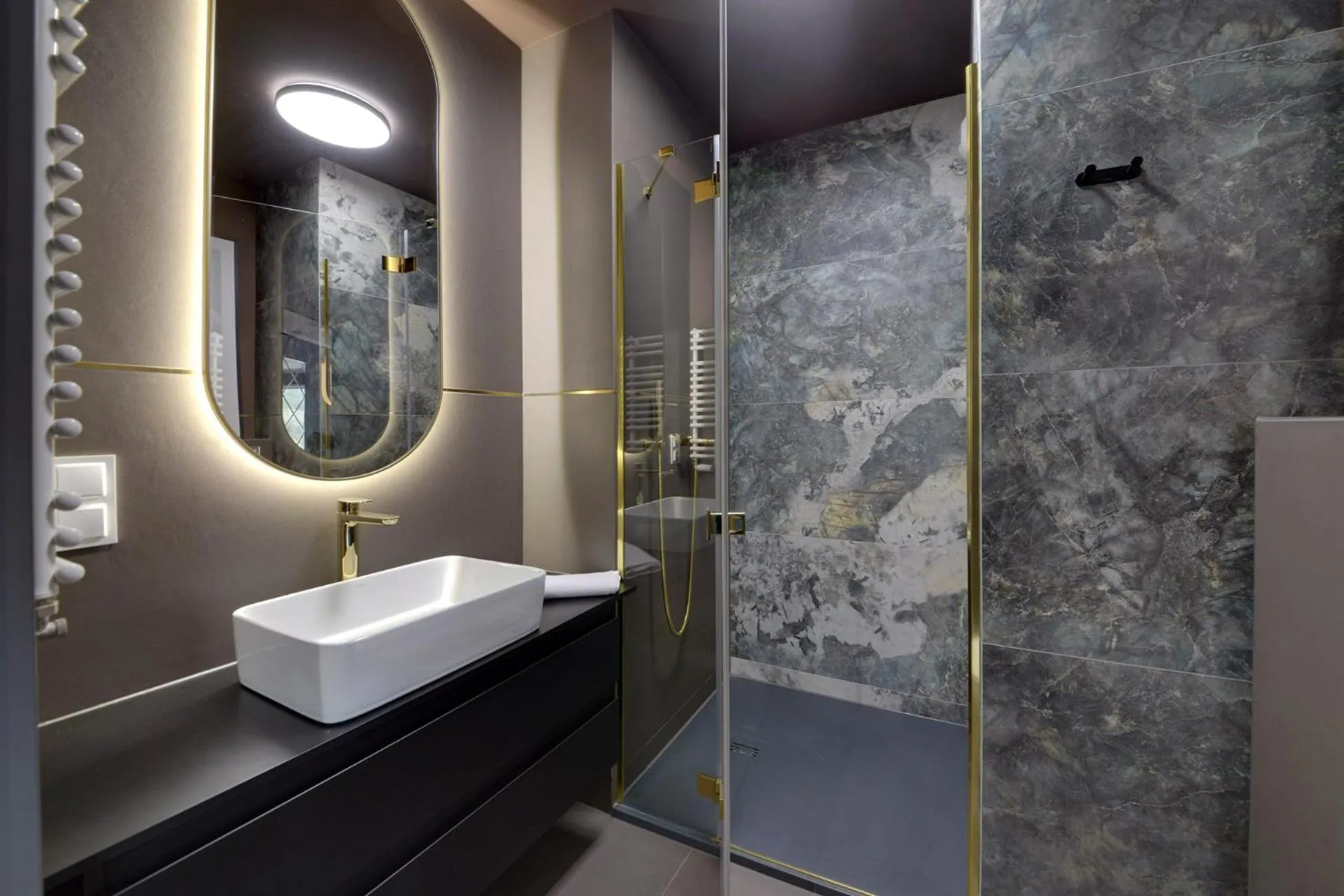 Shower in RentPlanet - Apartamenty IzerSKI Resort