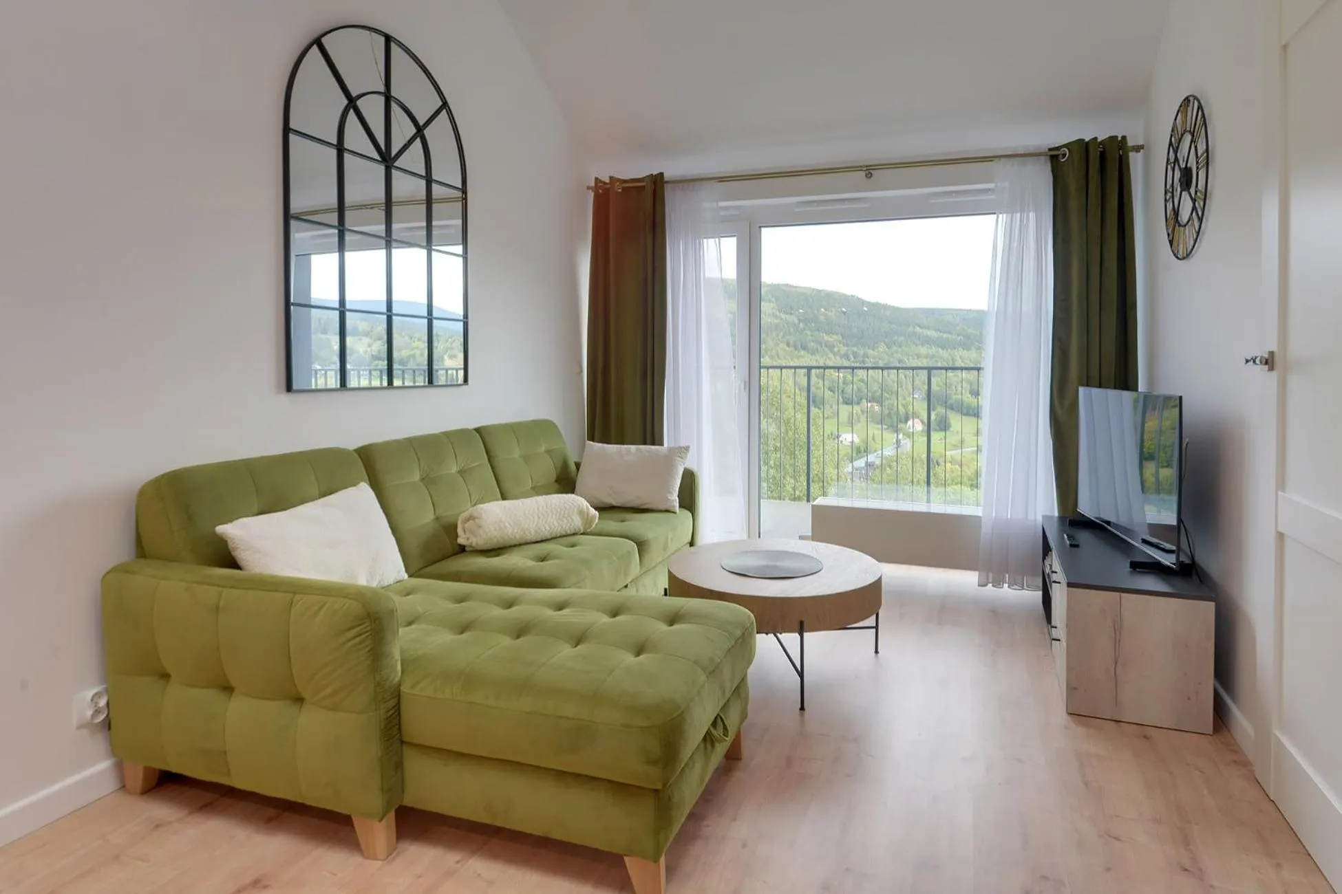 TV and multimedia in RentPlanet - Apartamenty IzerSKI Resort