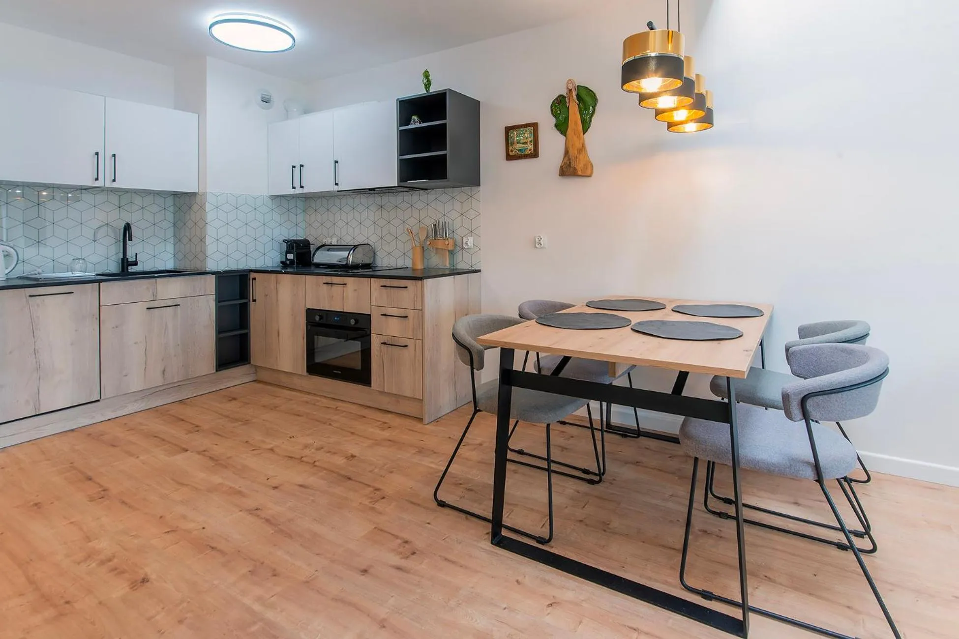 Kitchen or kitchenette in RentPlanet - Apartamenty IzerSKI Resort