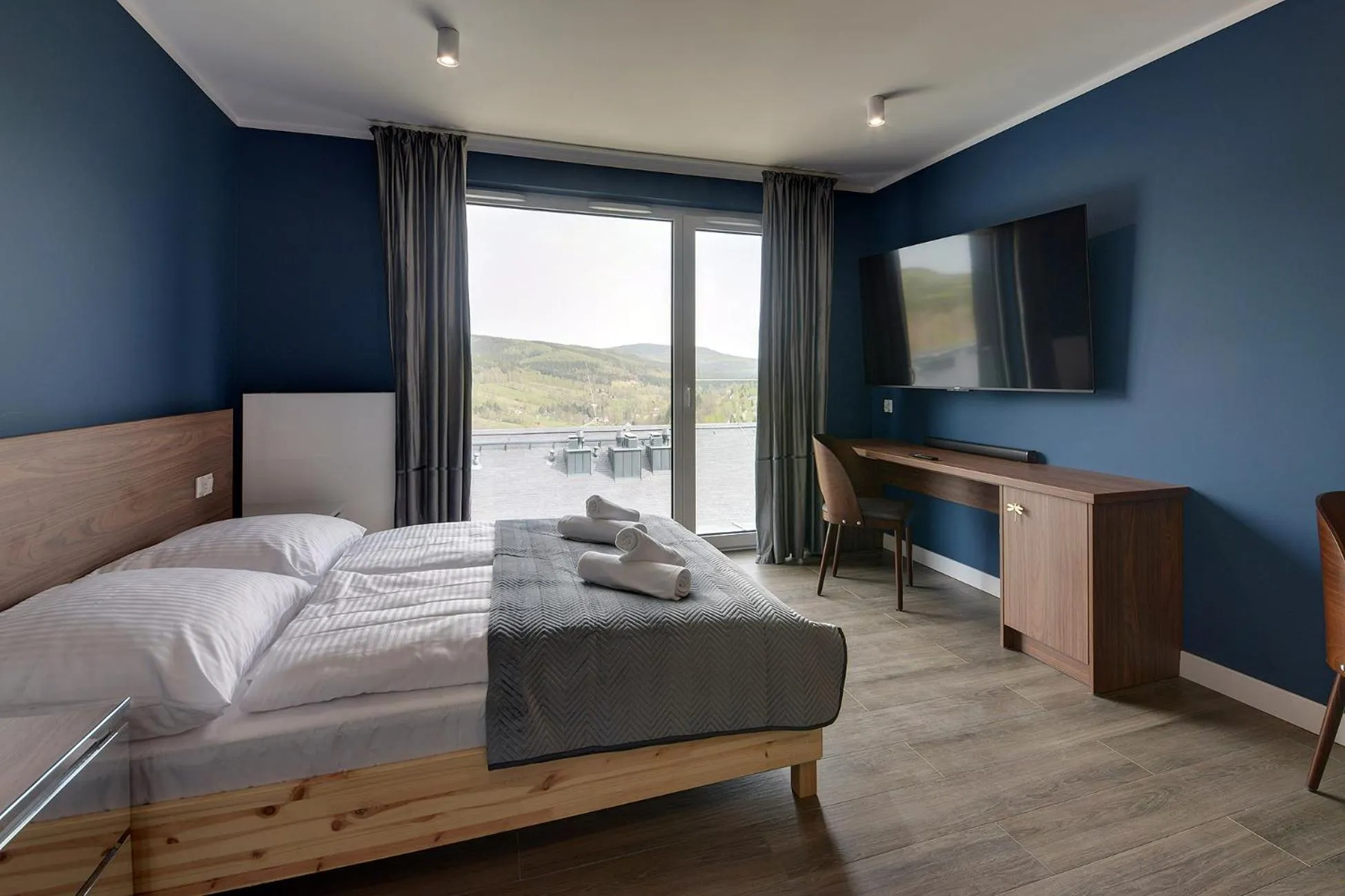 Bed in RentPlanet - Apartamenty IzerSKI Resort