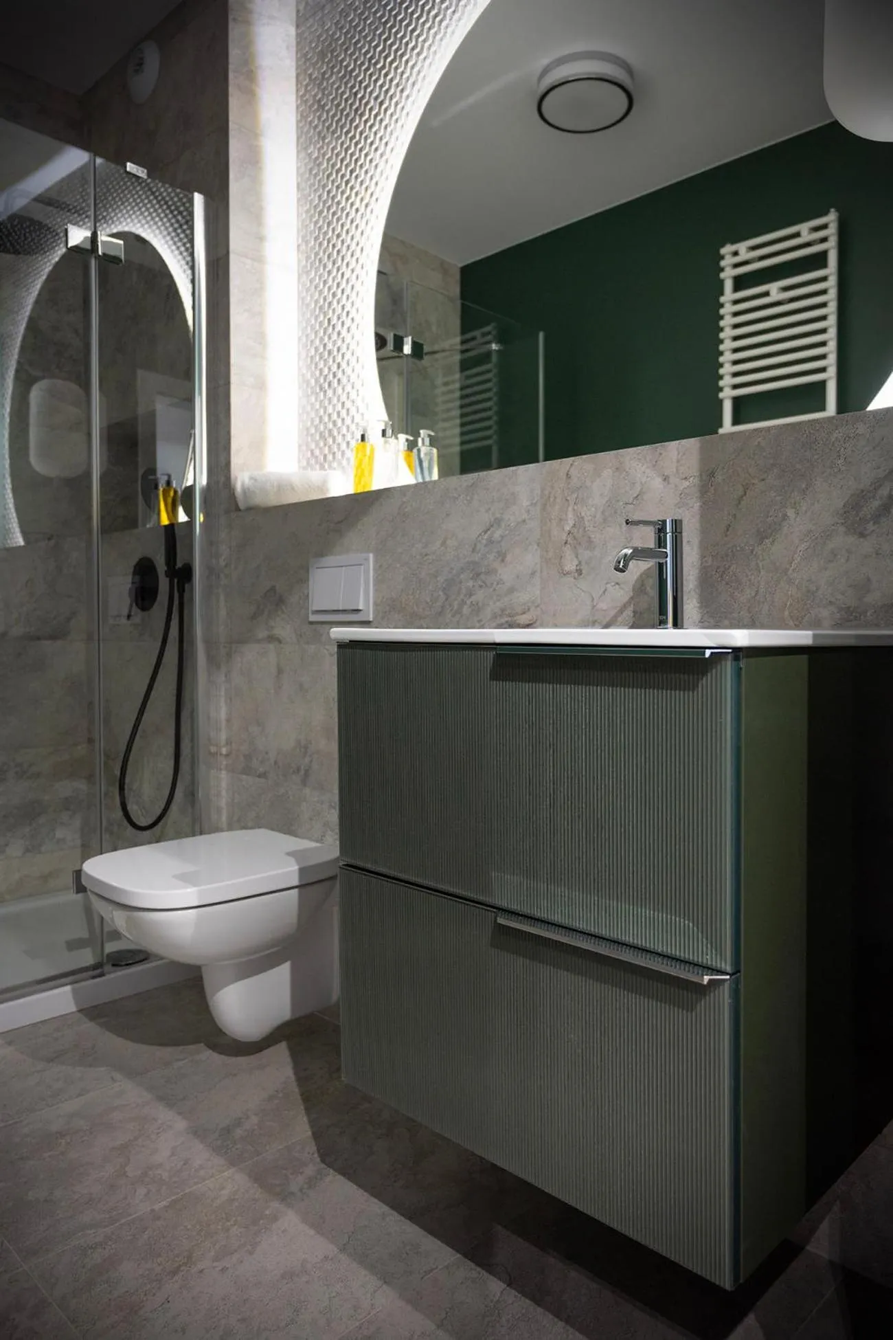 Shower in RentPlanet - Apartamenty IzerSKI Resort