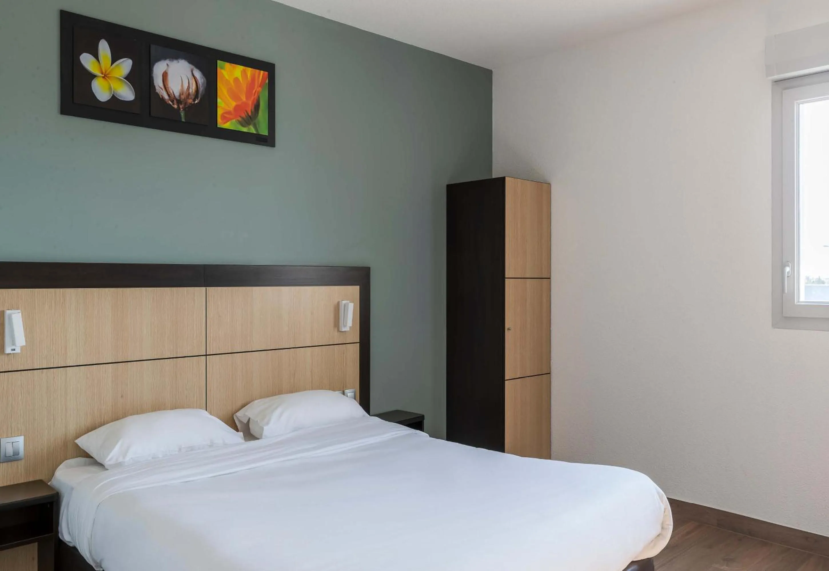 Bedroom, Bed in B&B HOTEL Romilly-sur-Seine