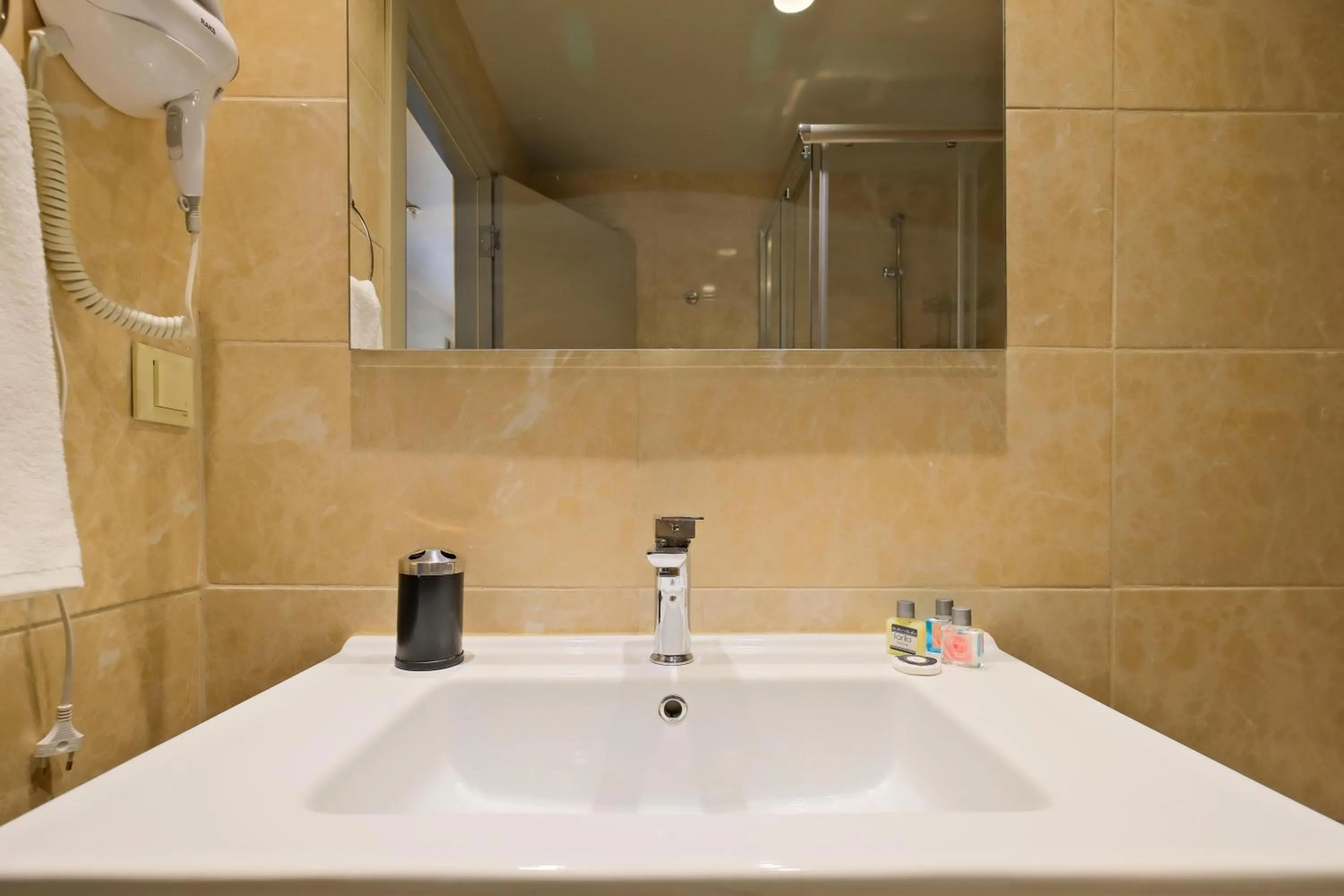 Bathroom in New Inn Hotel Cadde 54 Mall