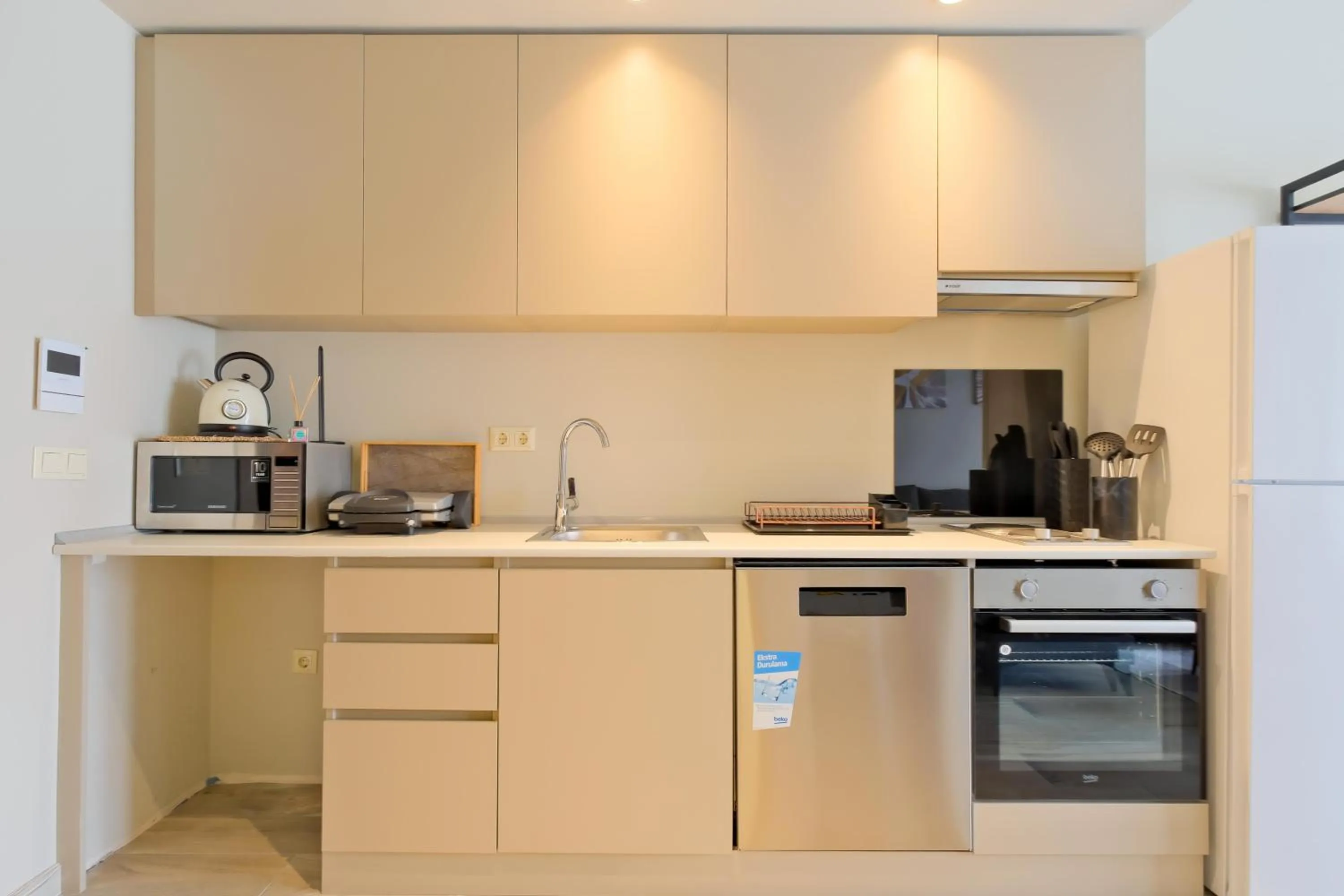 Coffee/tea facilities in New Inn Hotel Cadde 54 Mall