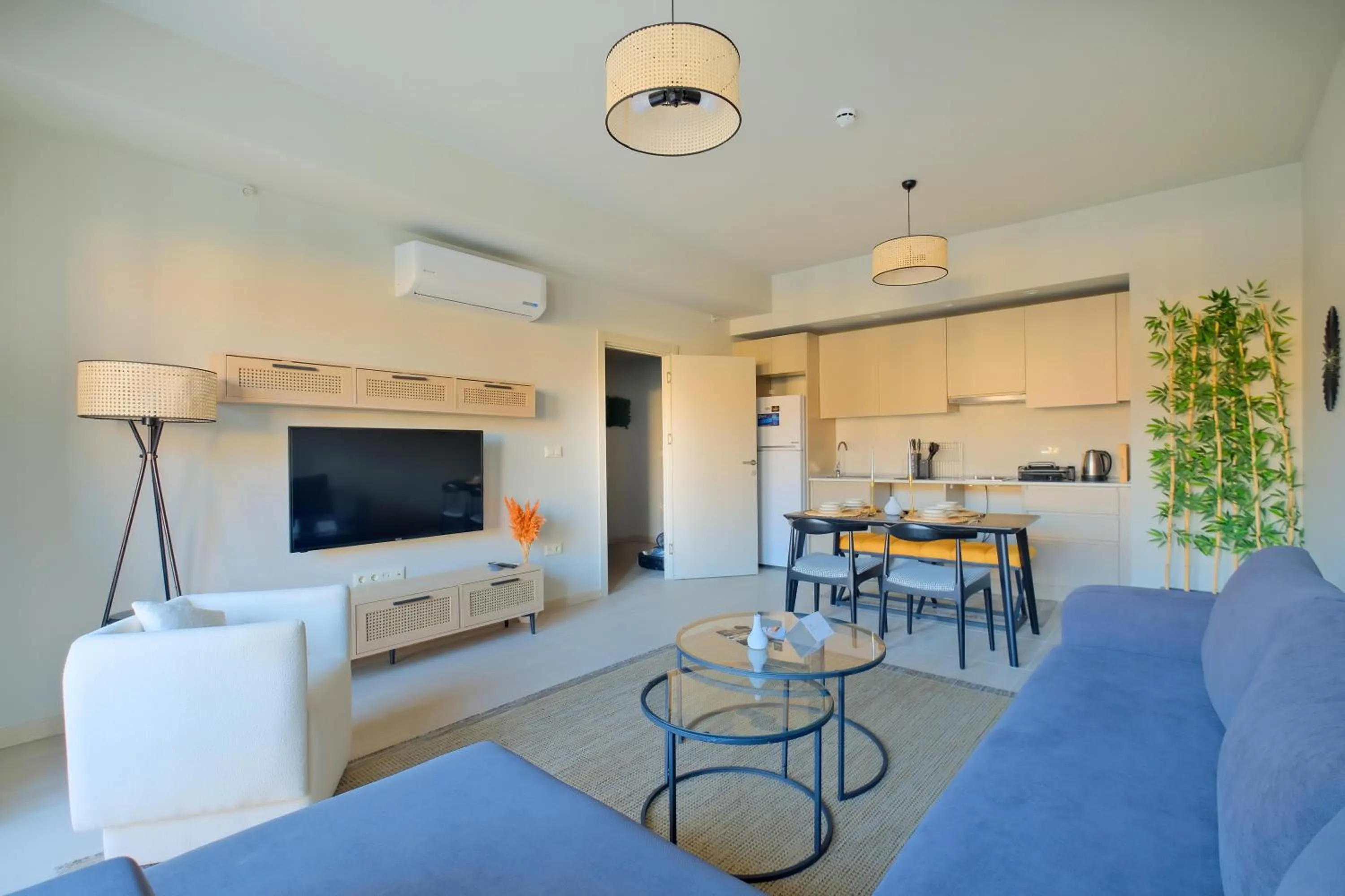 TV and multimedia in New Inn Hotel Cadde 54 Mall