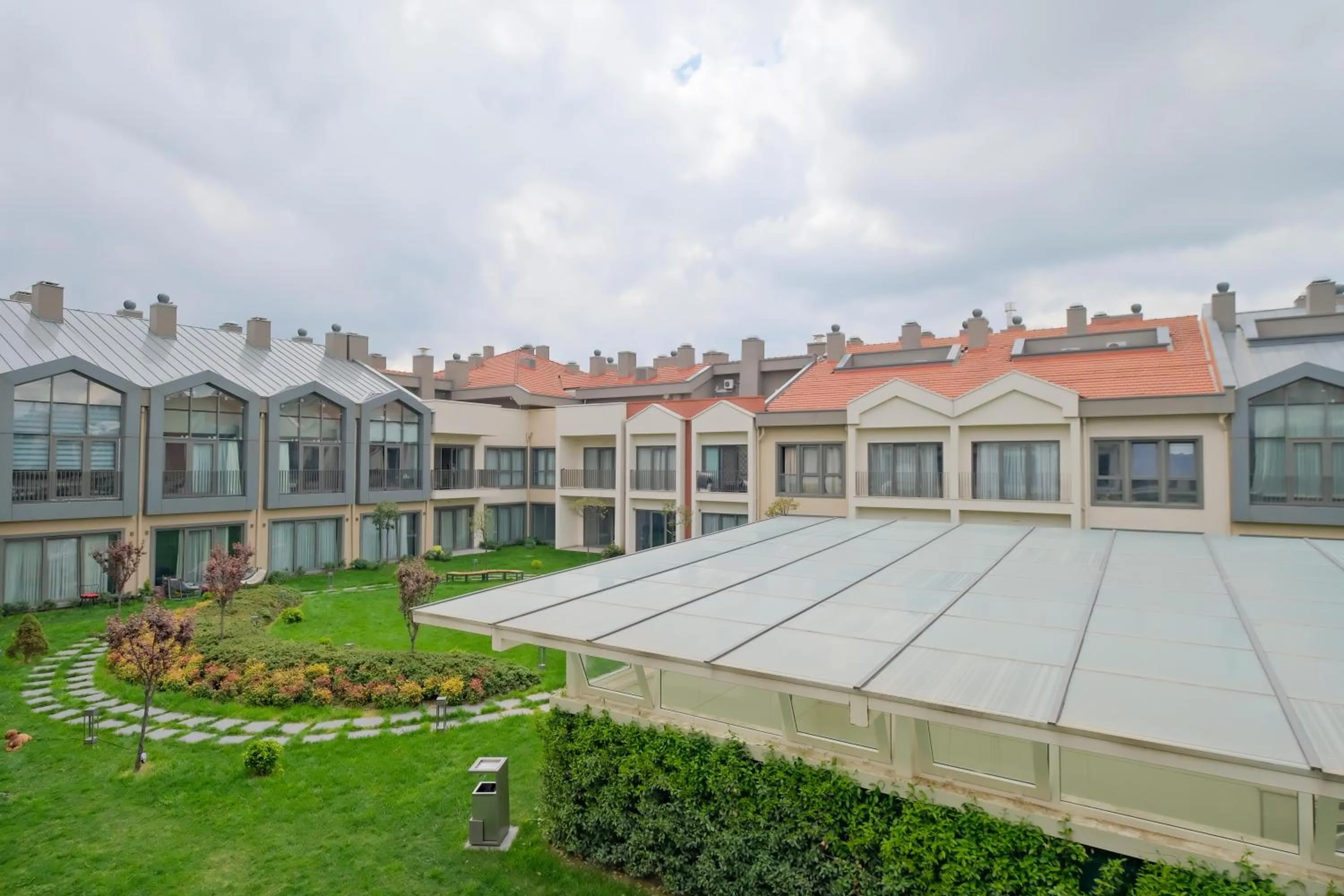 Property building in New Inn Hotel Cadde 54 Mall