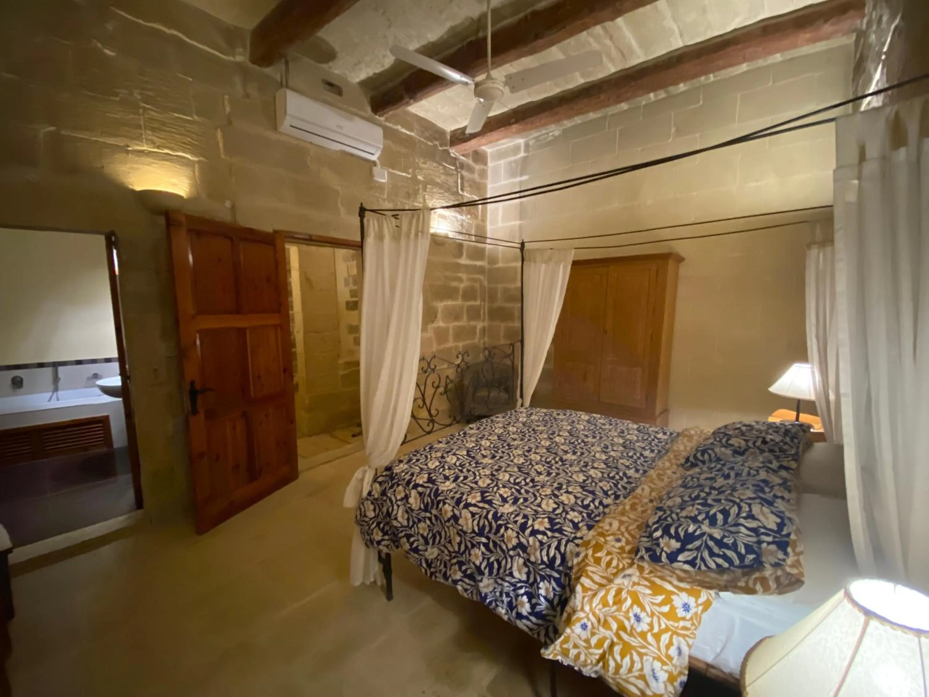 Bedroom, Bed in Farmhouse Razzett Cora