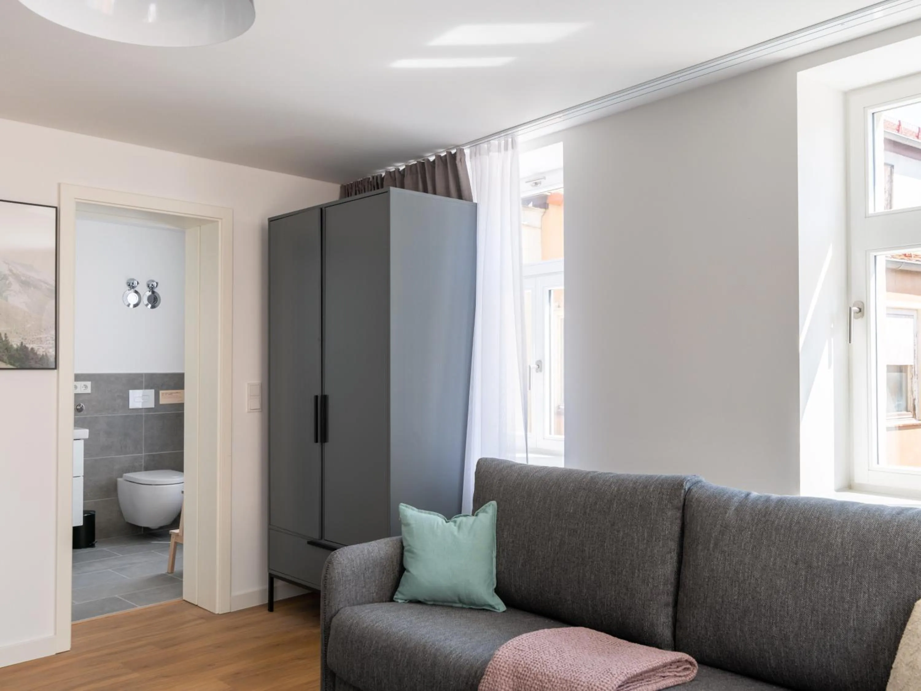 TV and multimedia in Limehome Bayreuth Spitalgasse