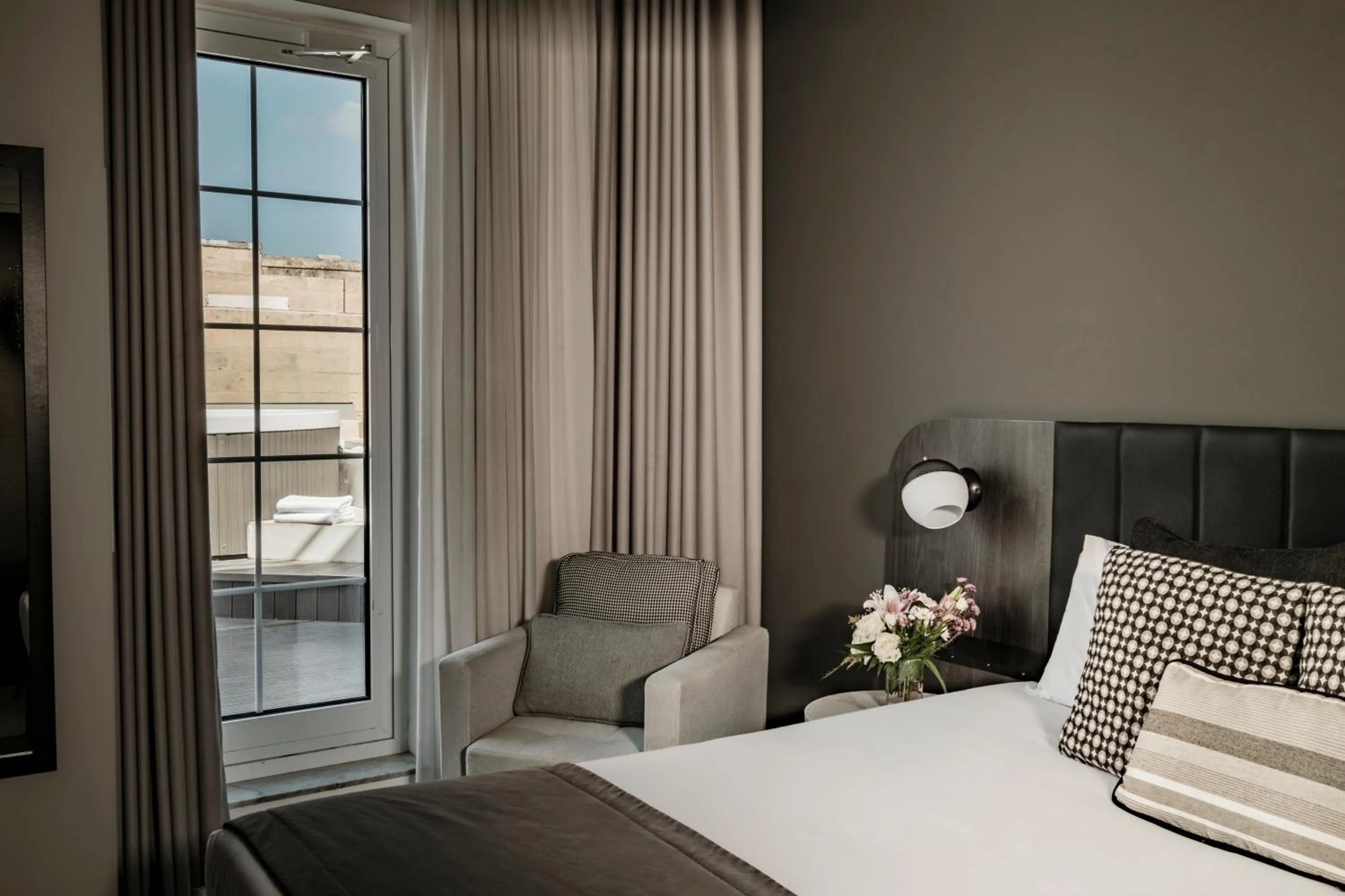 Seating area, Bed in Palazzo Ignazio