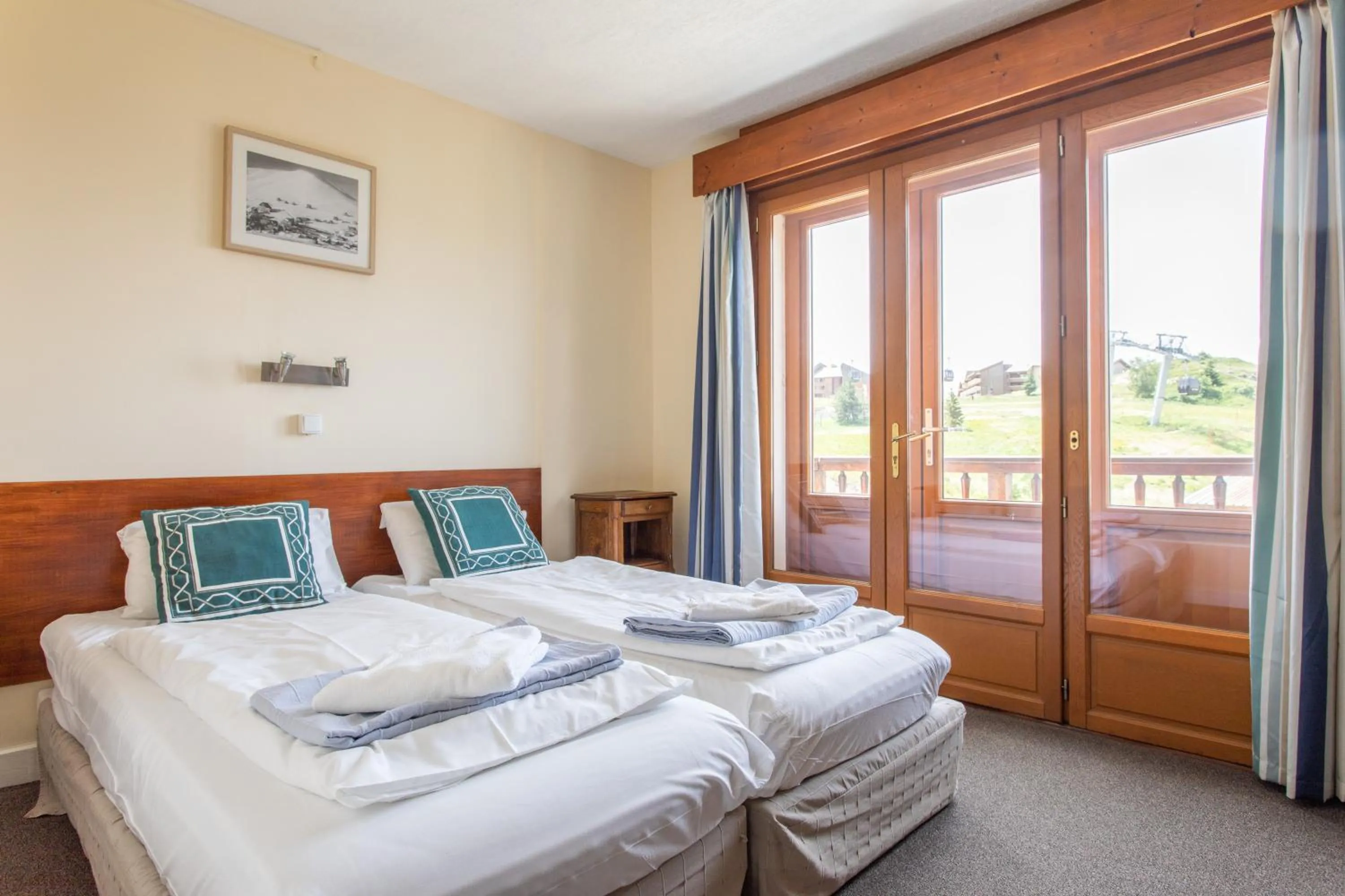 Bed in Hotel le Chamois