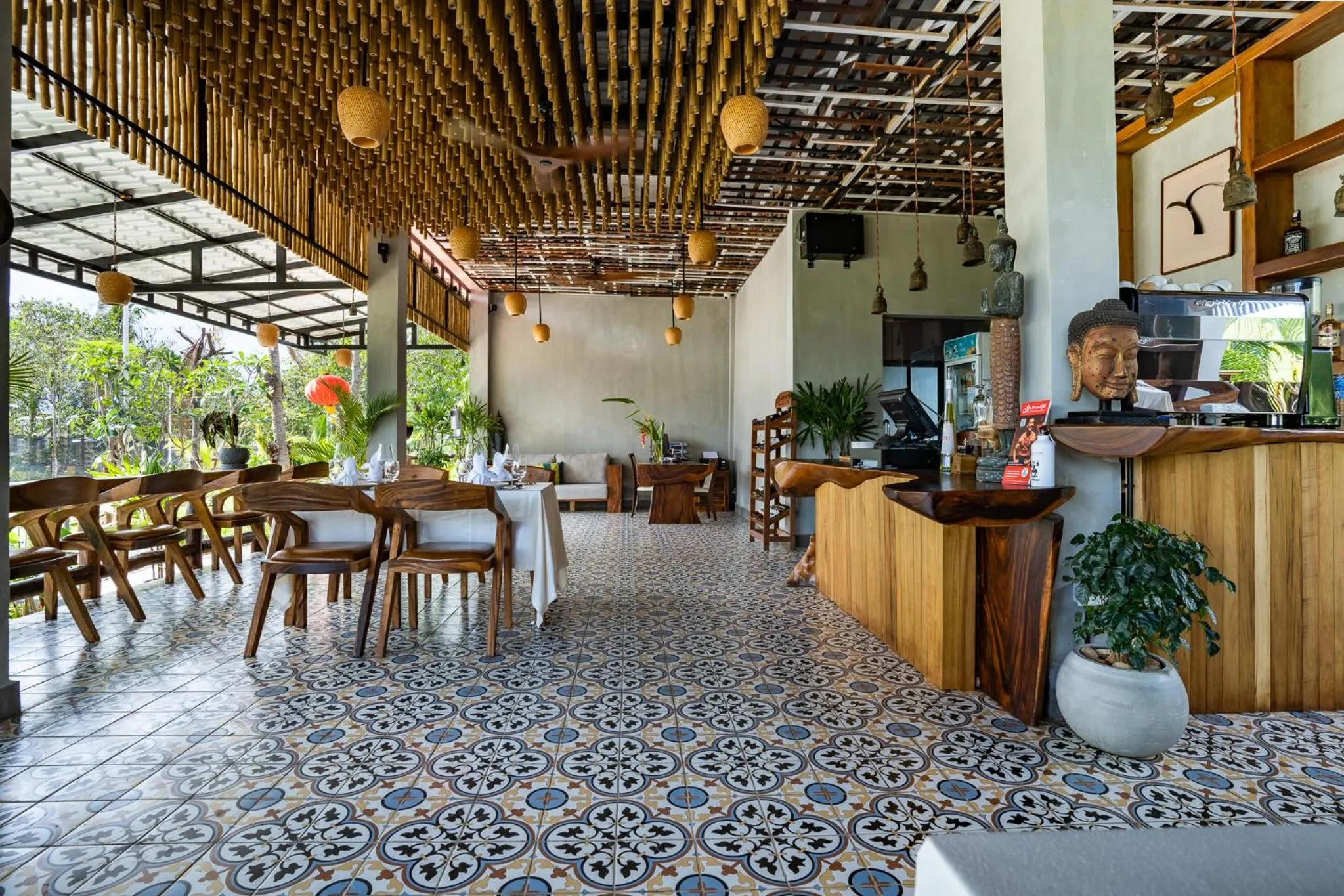 Restaurant/places to eat in RiverTree Villa & Resort
