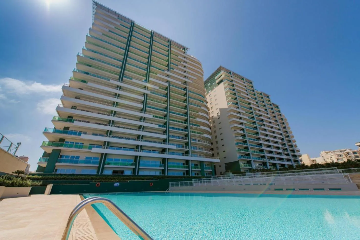 THE ULTIMATE LUXURY, SLIEMA with POOL by Buena Vista