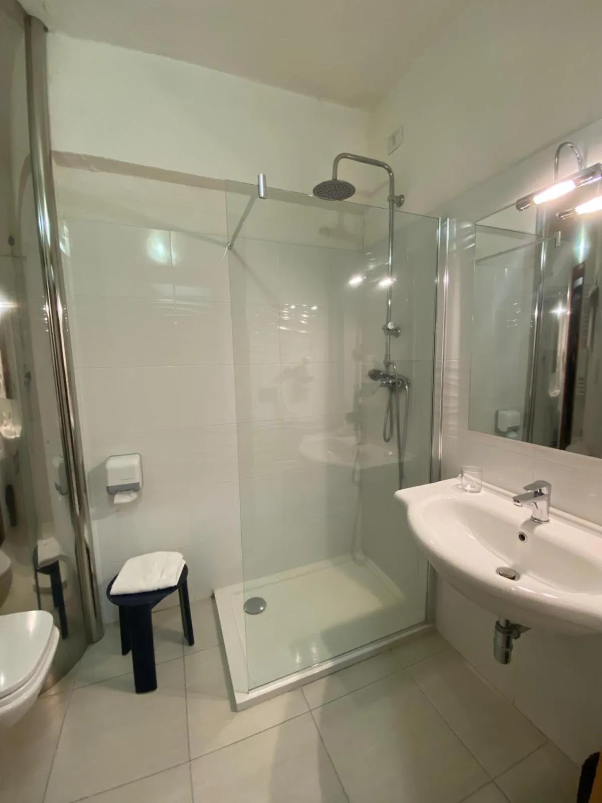 Shower in Hotel Sila