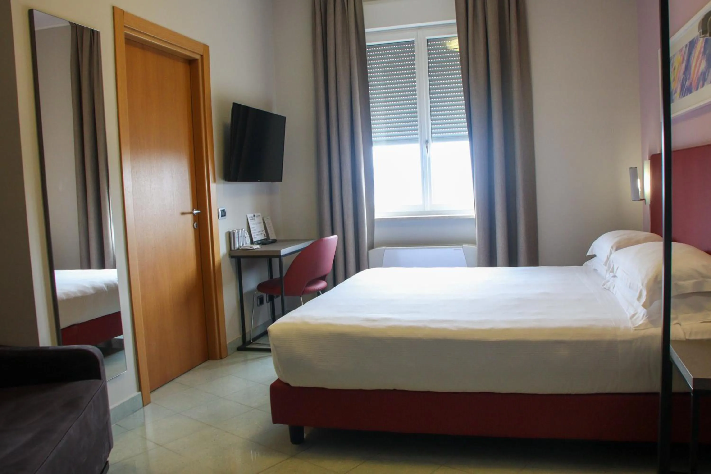 Photo of the whole room, Bed in Allegroitalia La Spezia 5 Terre