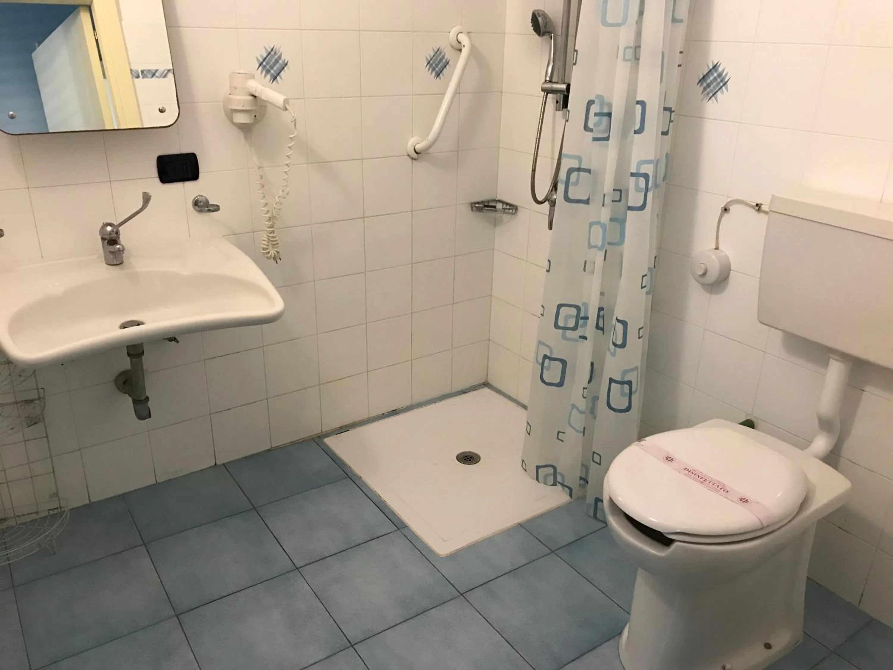 Shower in Megaron Hotel