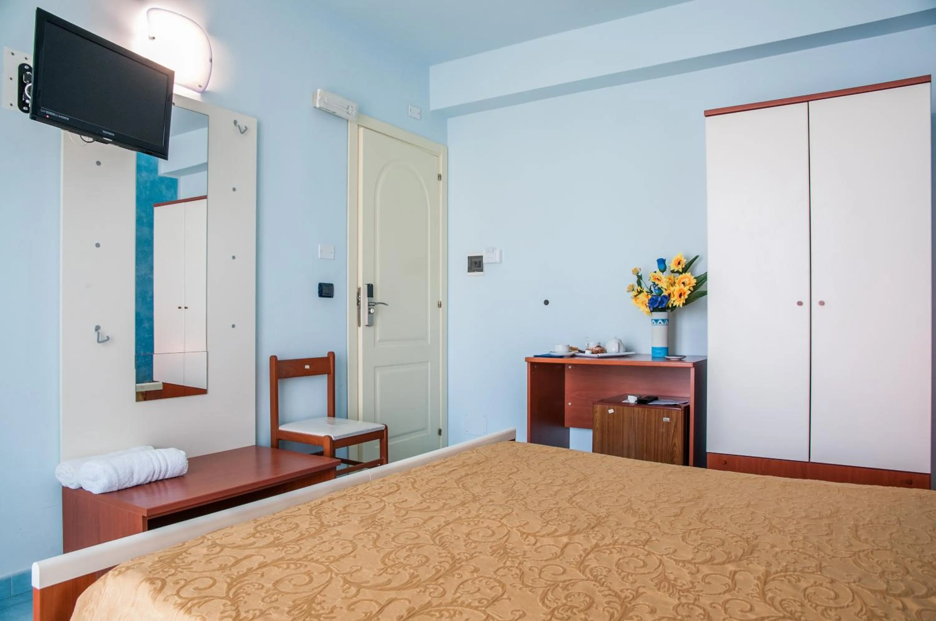 Photo of the whole room in Megaron Hotel