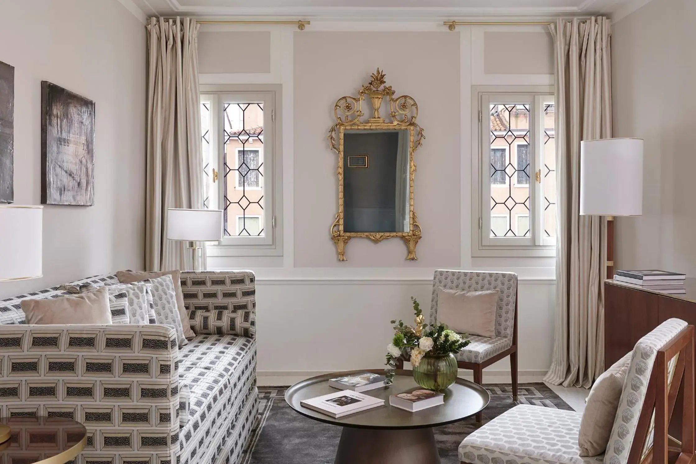 Seating area in Violino d'Oro Venezia Seating area in Violino d'Oro Venezia